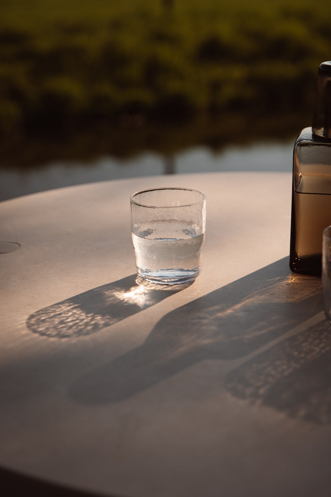 Gehämmertes Wasserglas