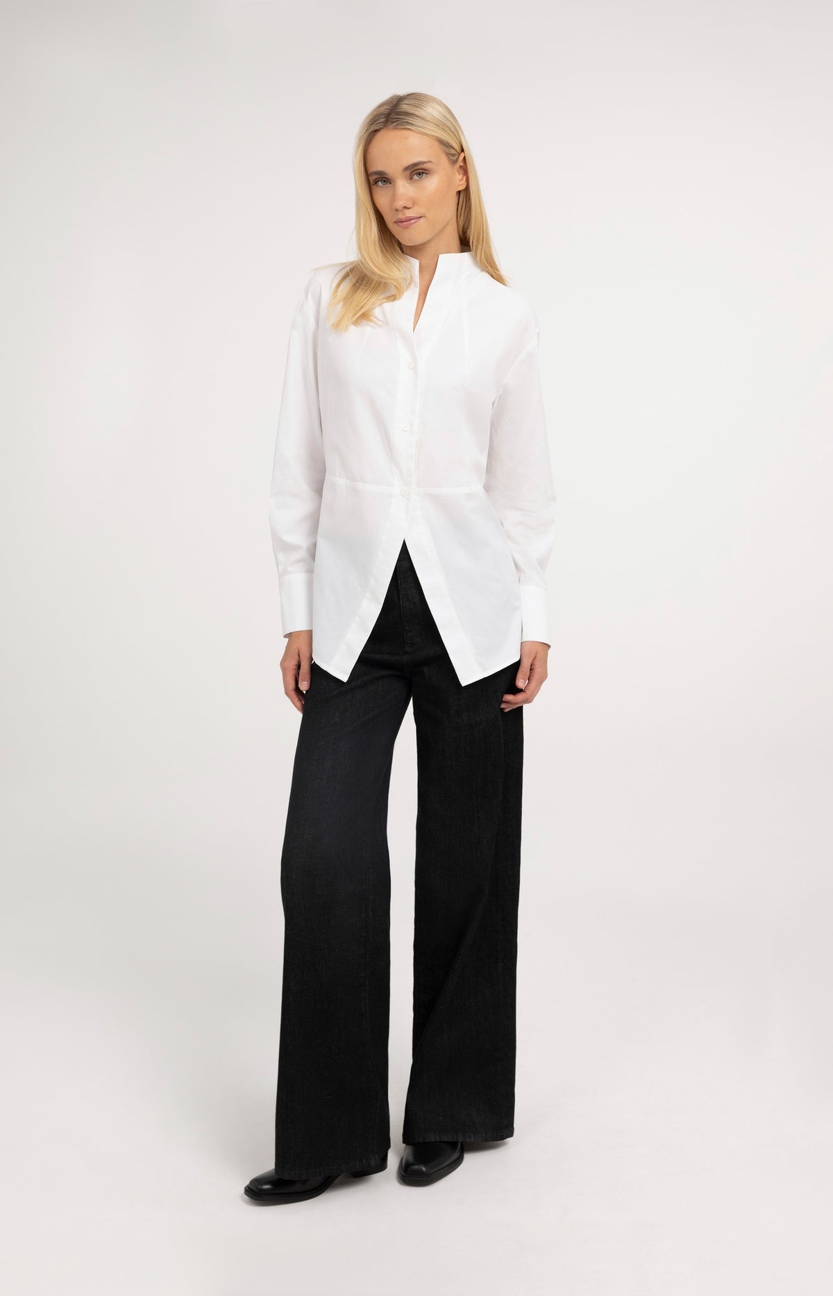 A-line blouse with stand collar - White