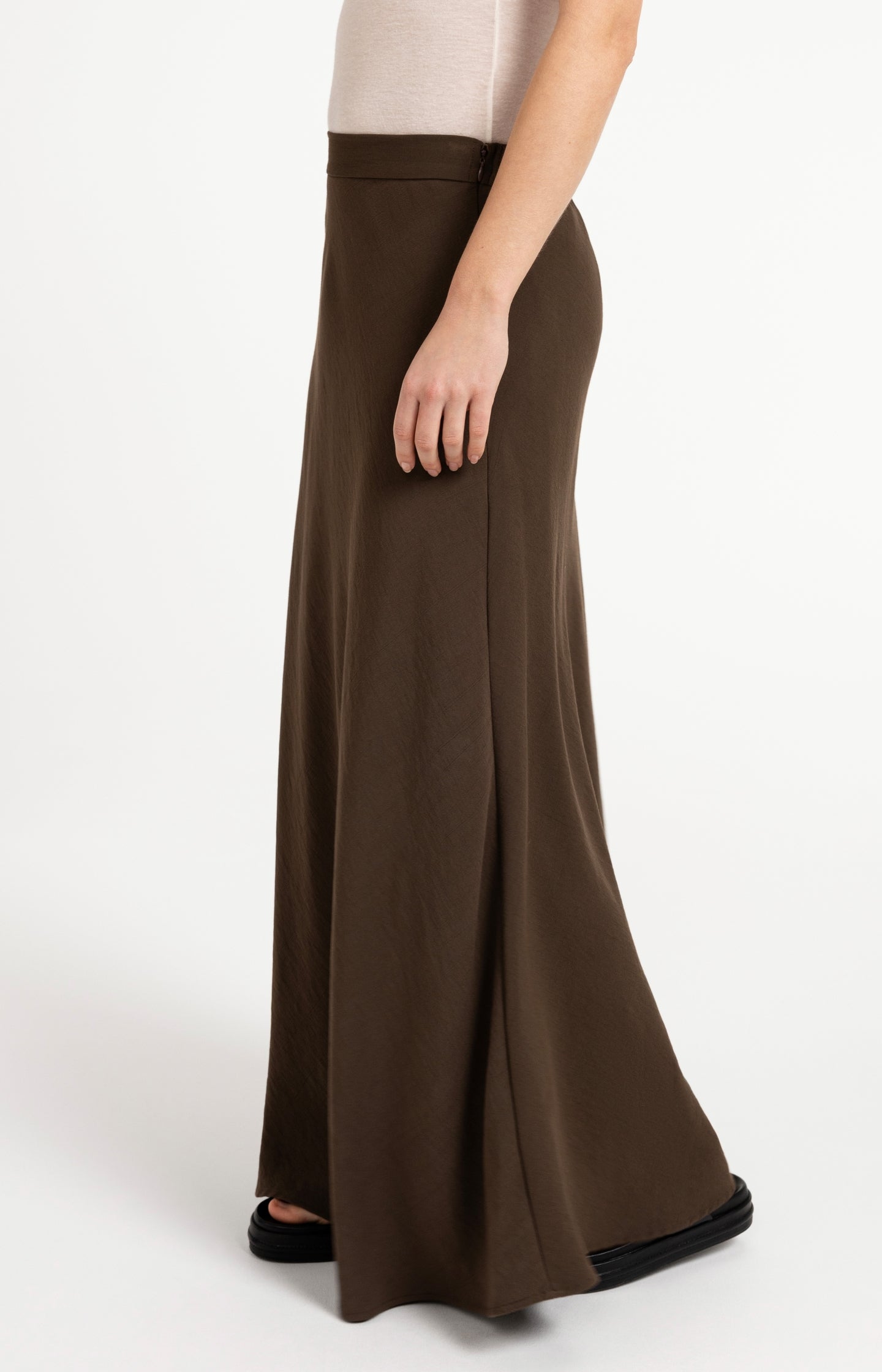 A-line maxi skirt with elastic waistband - Type: video