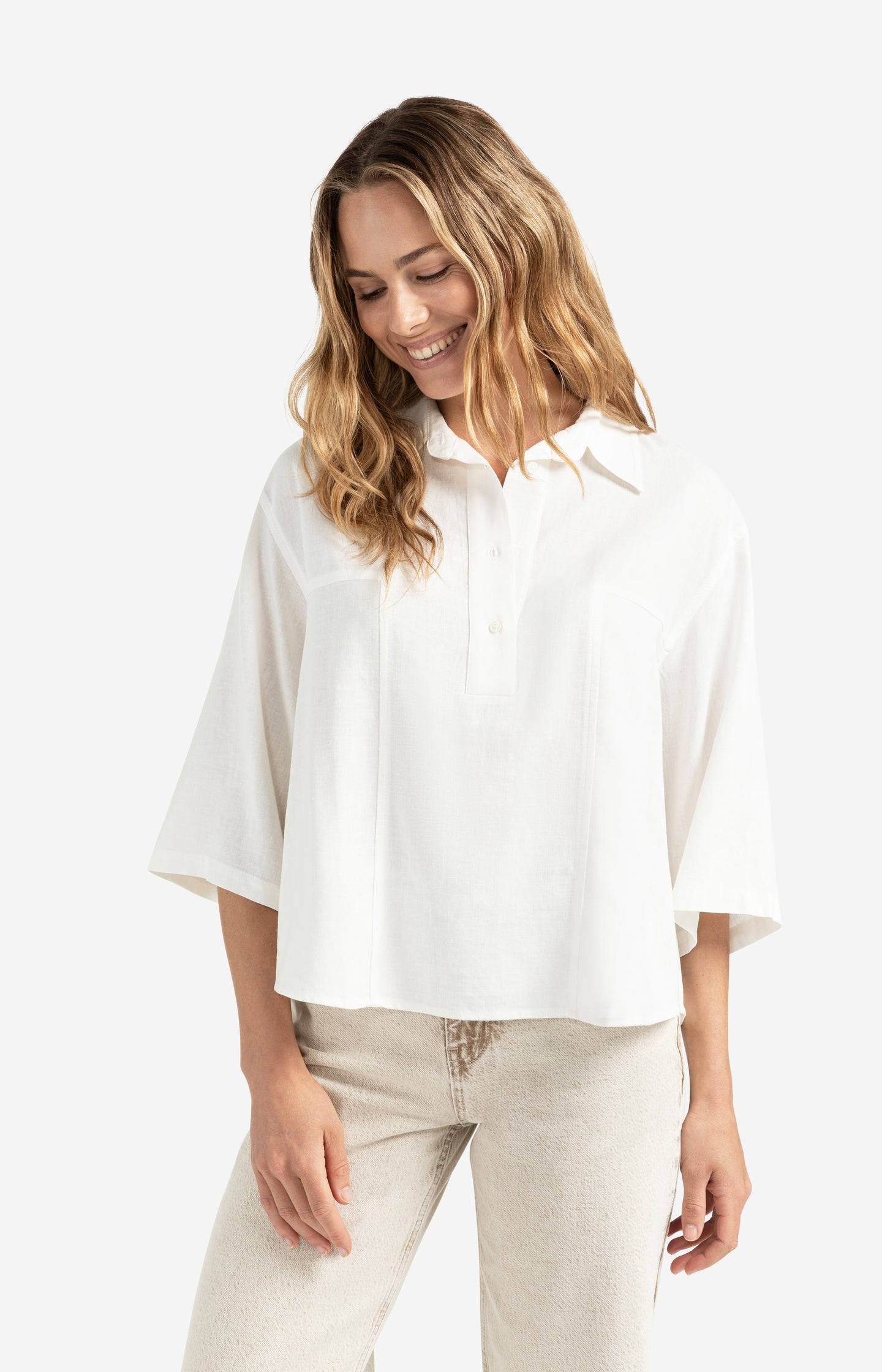 Airy polo top with half sleeves and collar - Type: lookbook