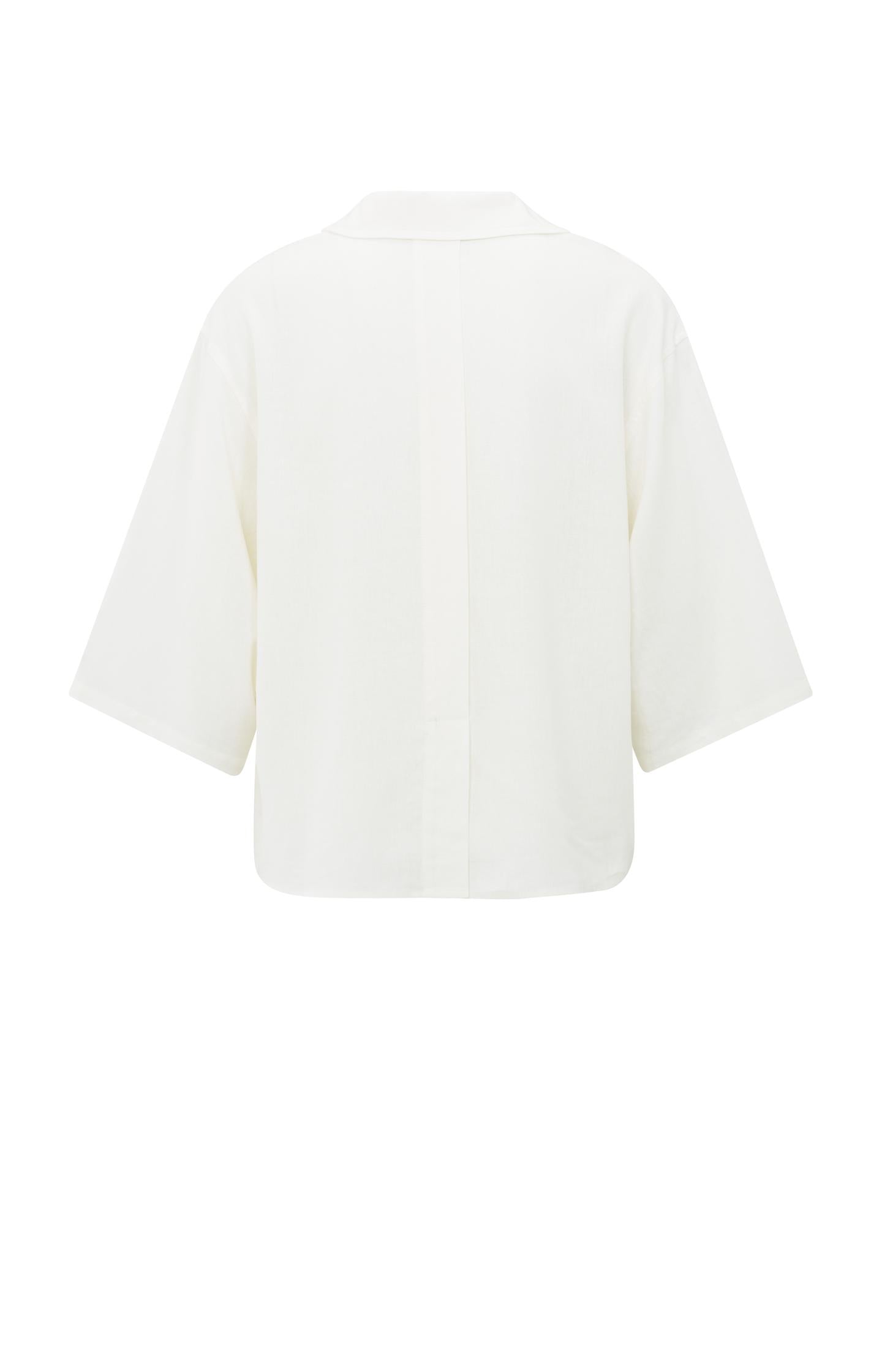 Airy polo top with half sleeves and collar
