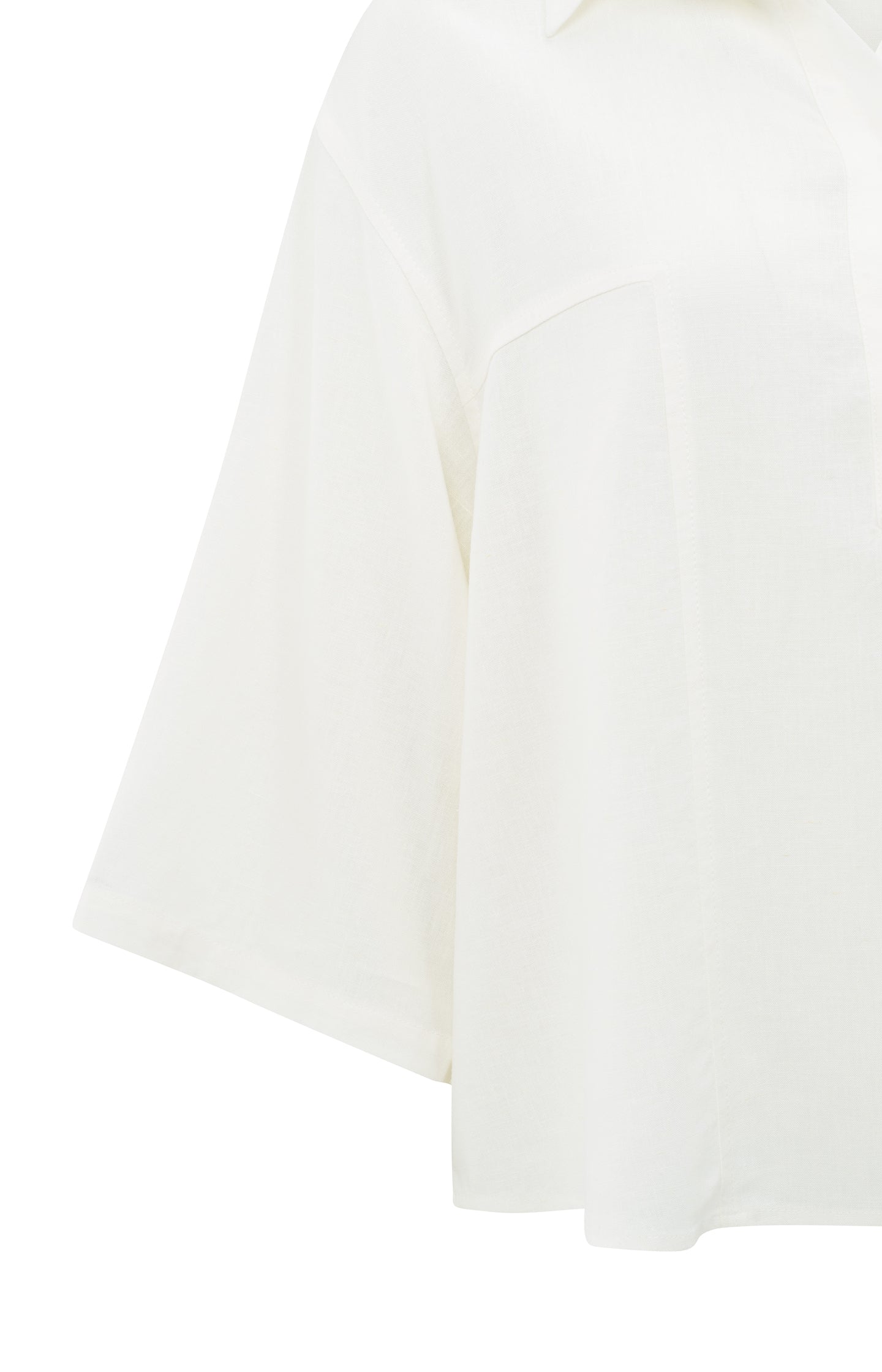 Airy polo top with half sleeves and collar