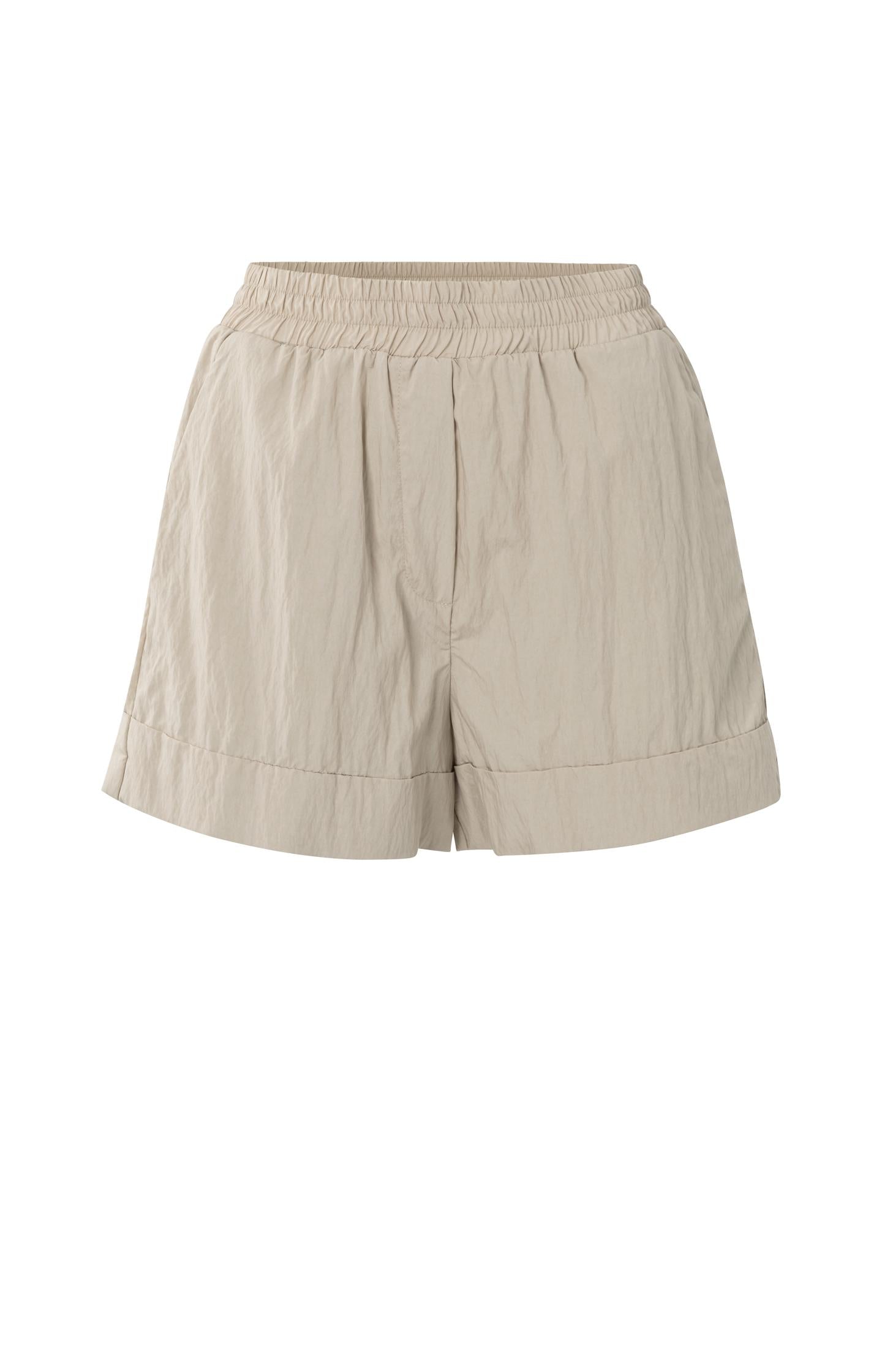Airy shorts with turn-ups and elastic waistband - Type: product