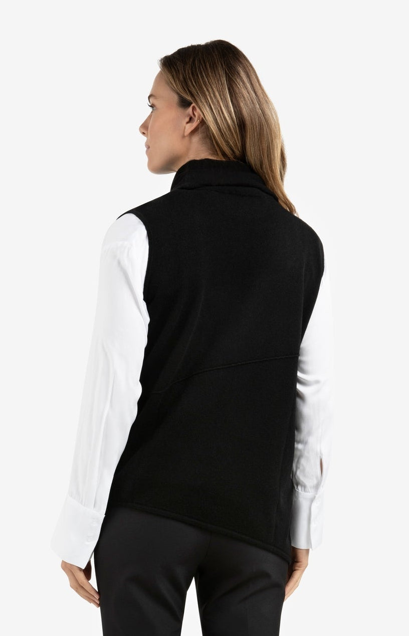 Asymmetric sleeveless sweater with turtleneck and seam