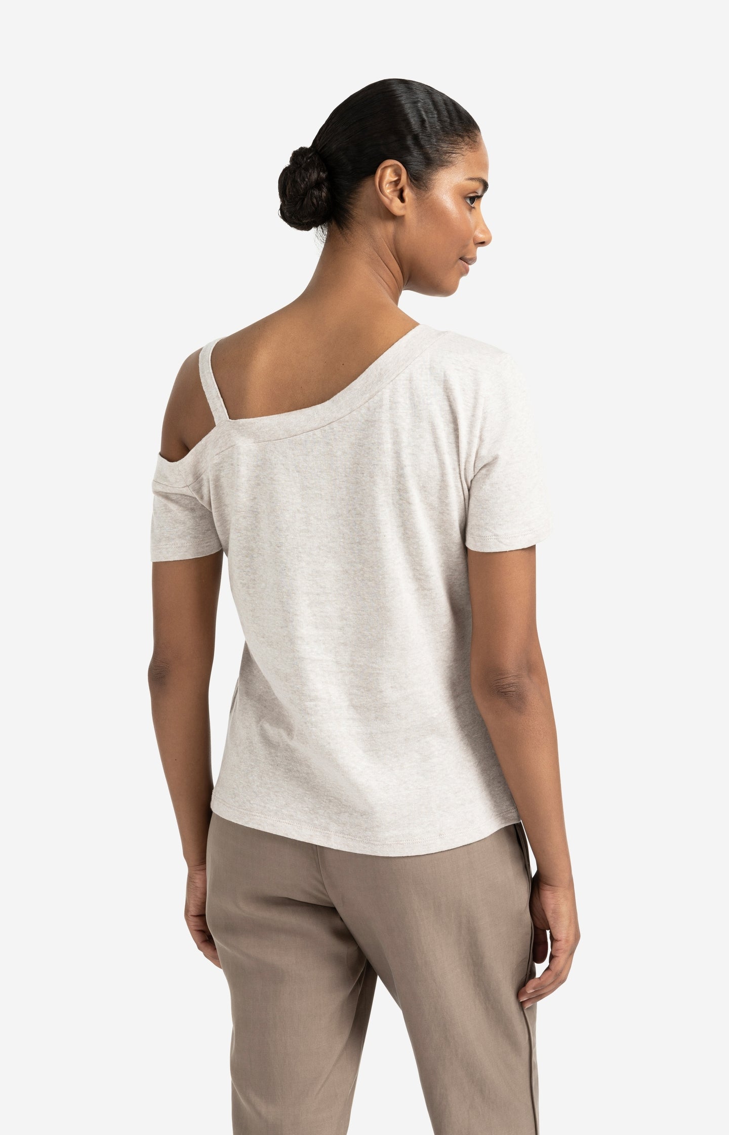 Asymmetric t-shirt with shoulder strap - Type: lookbook