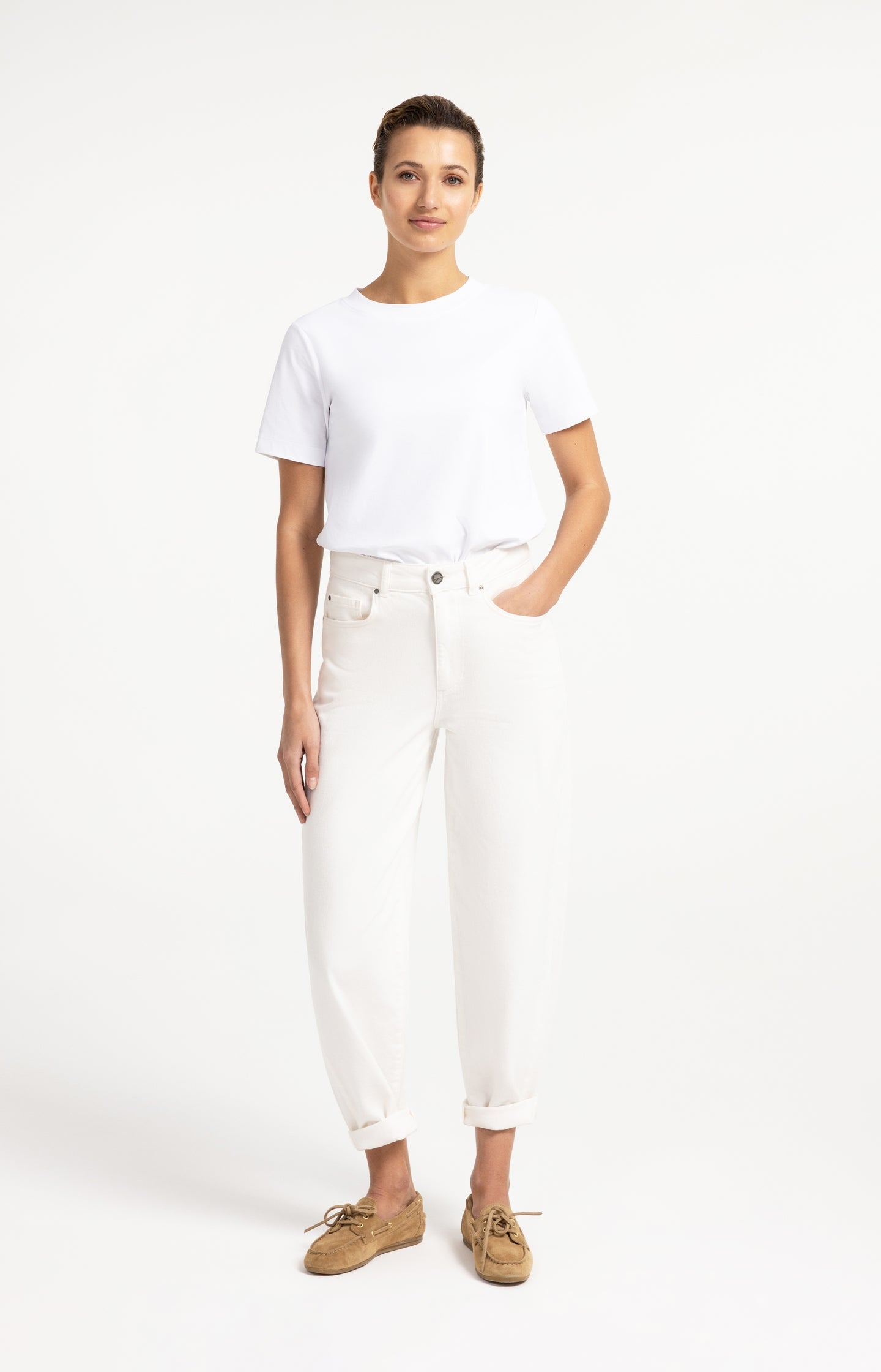 Barrel jeans in light wash - Type: lookbook