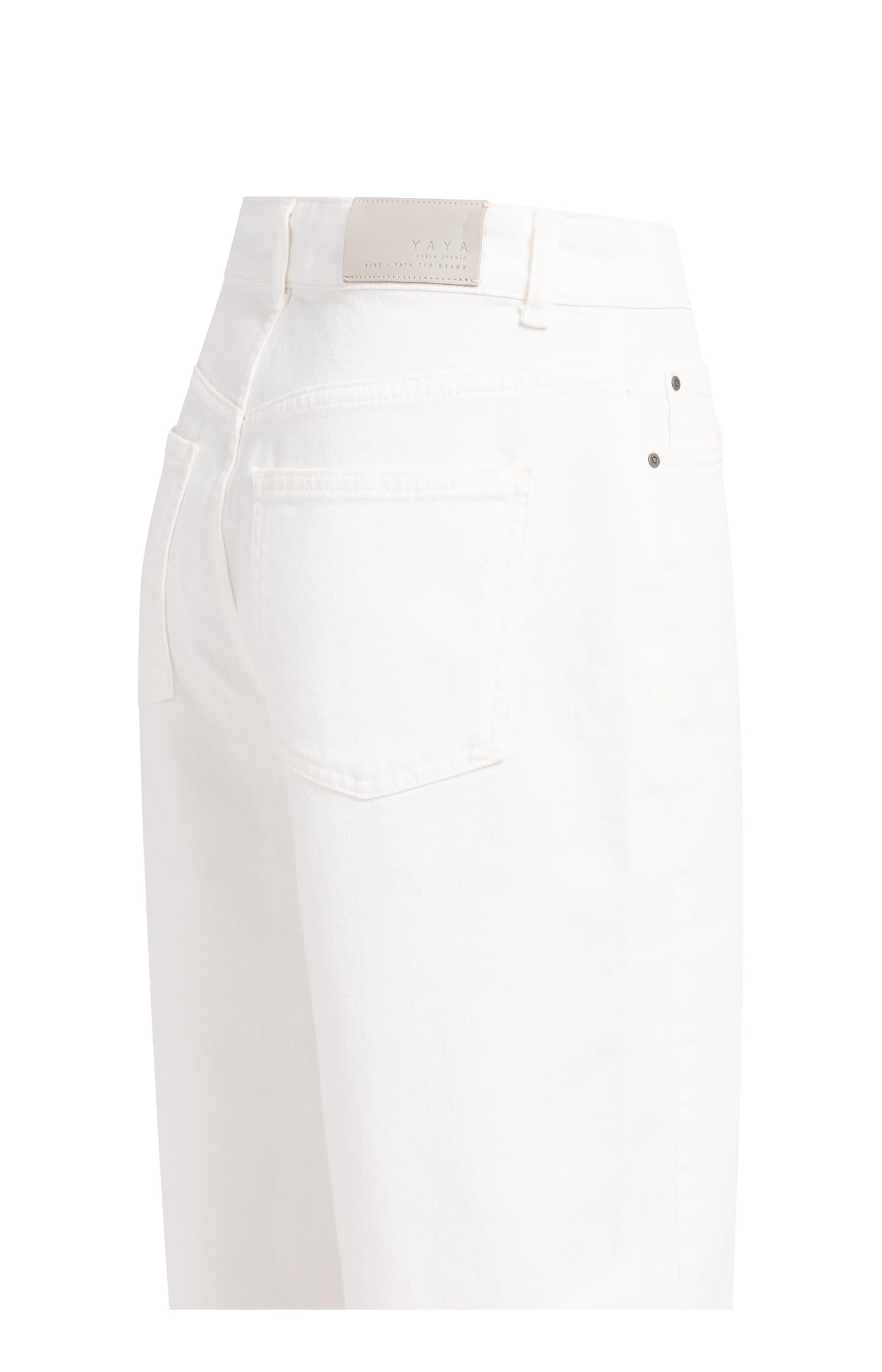 Barrel jeans in light wash - Type: lookbook