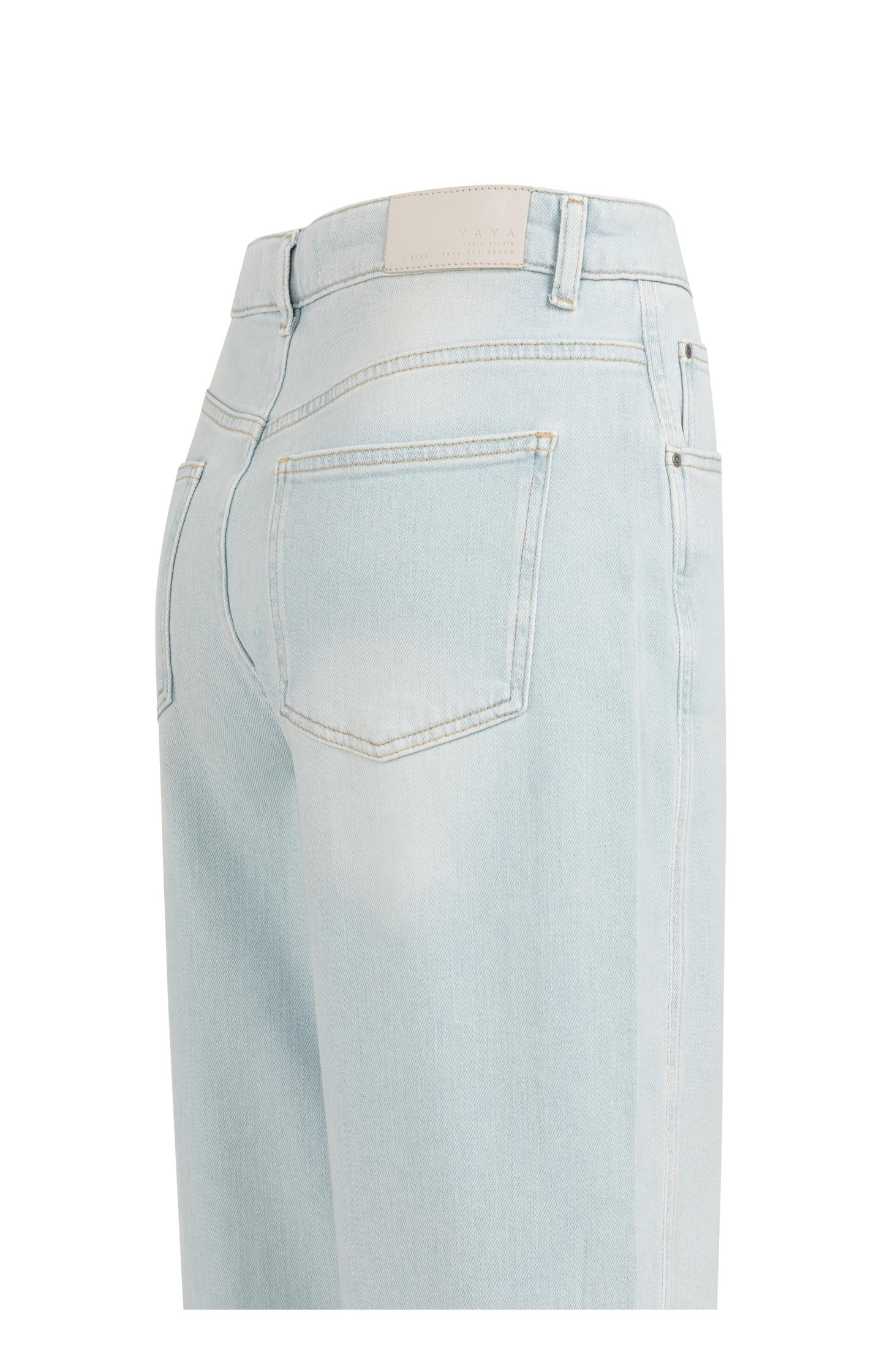 Barrel jeans in light washed denim