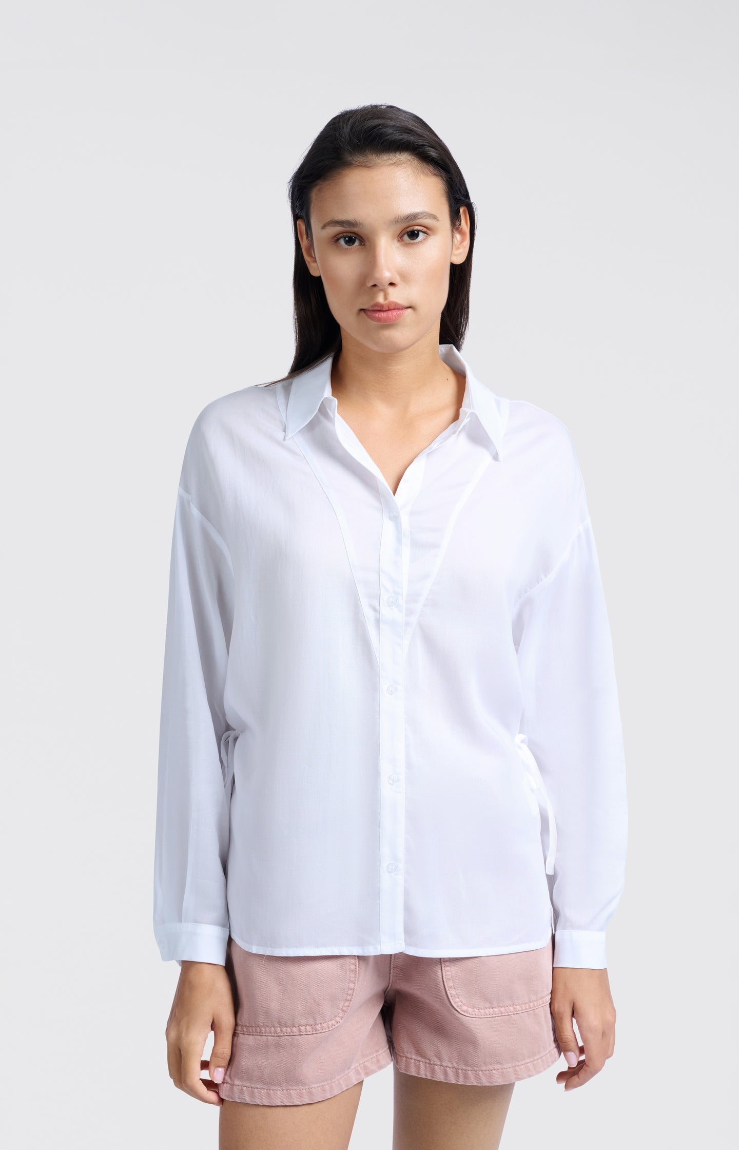 Blouse with adjustable tie strings