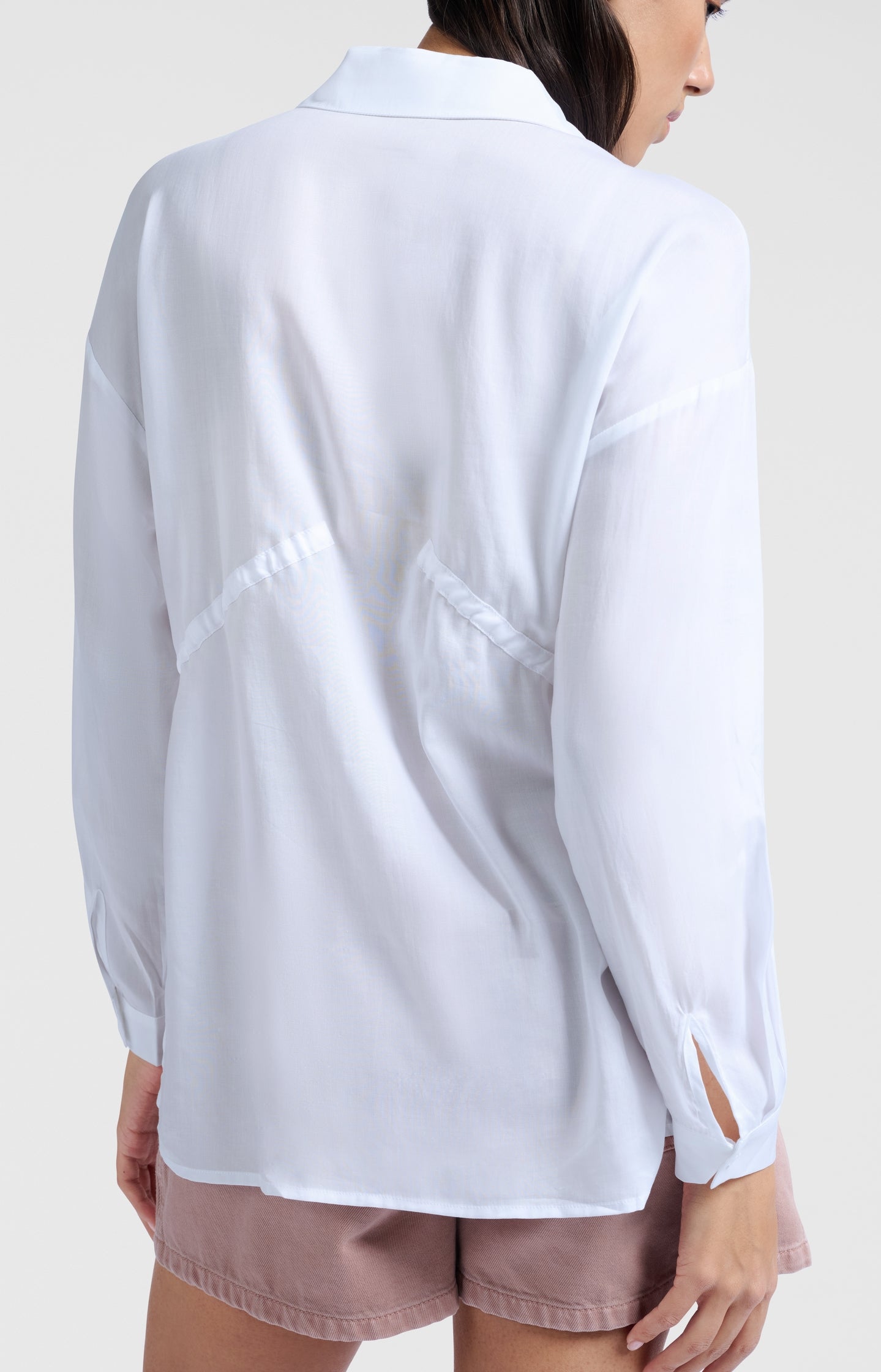 Blouse with adjustable tie strings