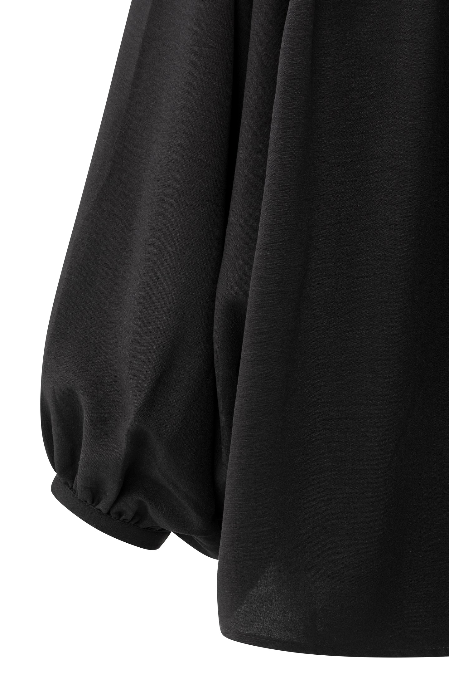 Blouse with balloon sleeves and pleats