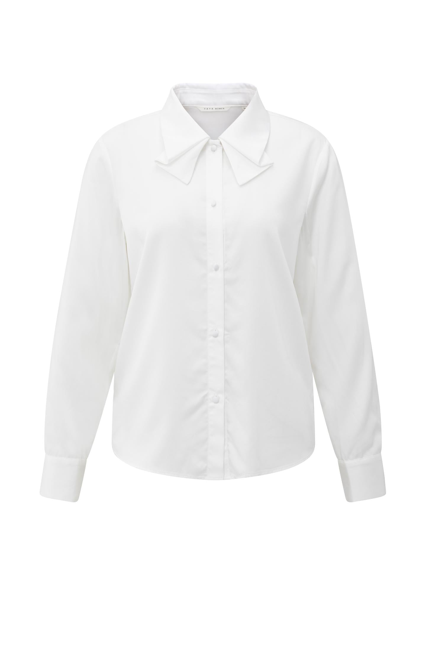 Blouse with bow detail in the collar - Type: product