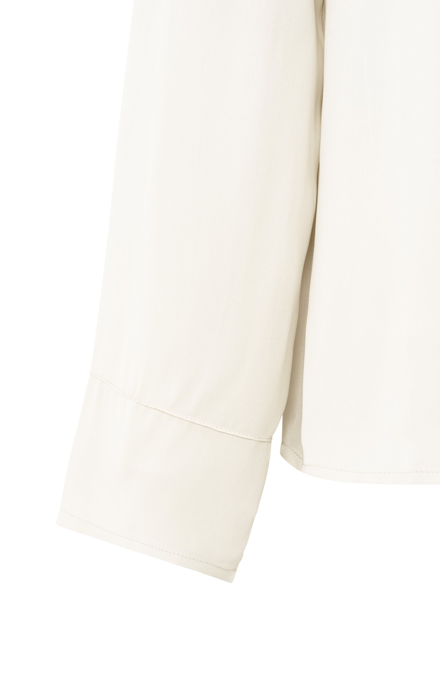 Blouse with decorative seams