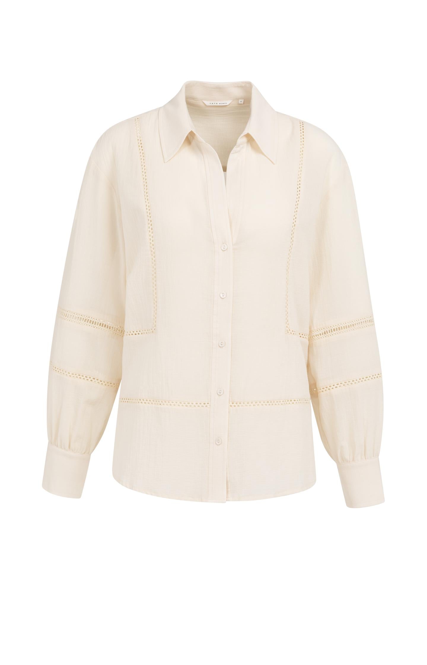 Blouse with long sleeves and lace details