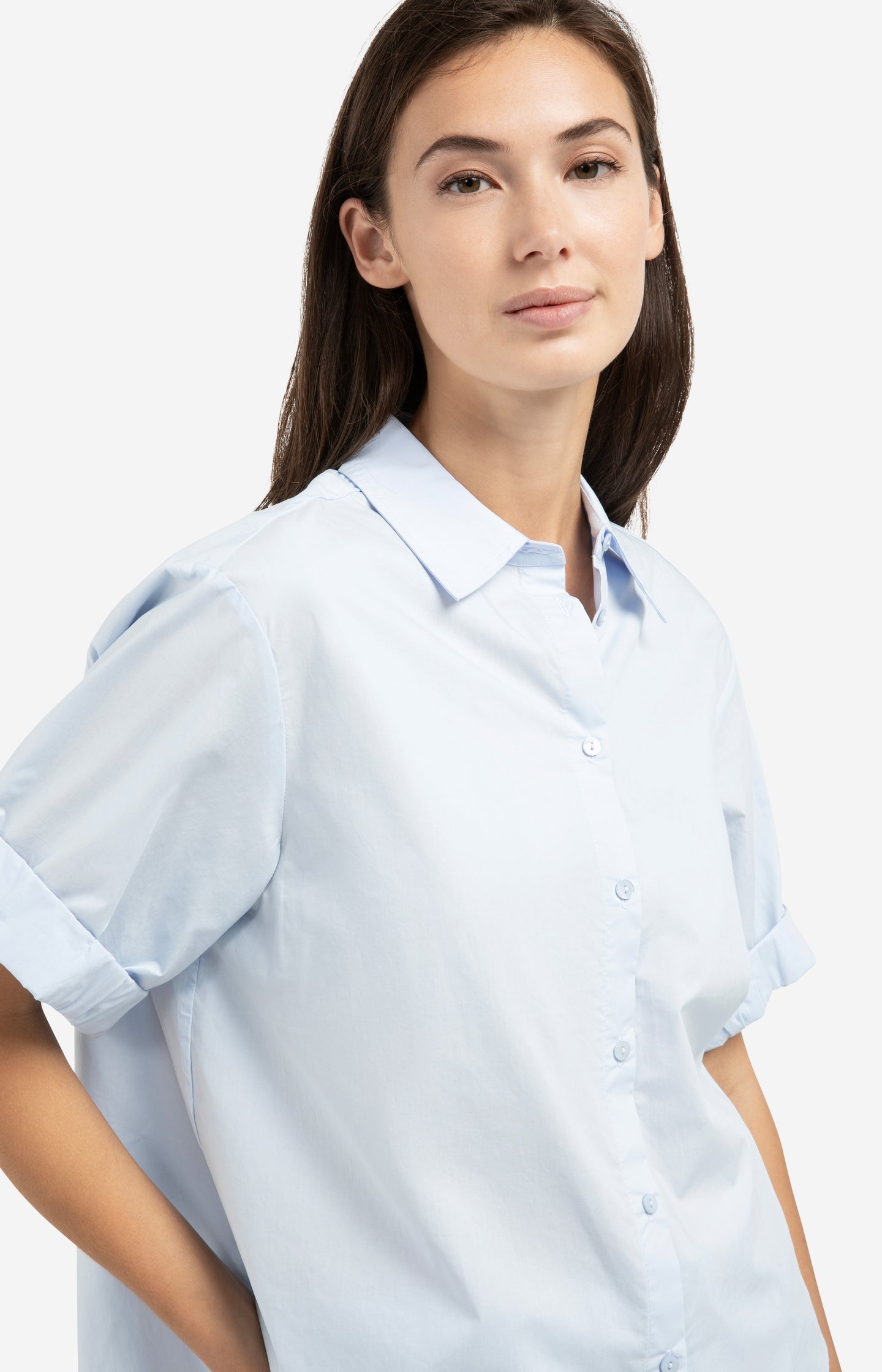 Blouse with short rolled-up sleeves and collar