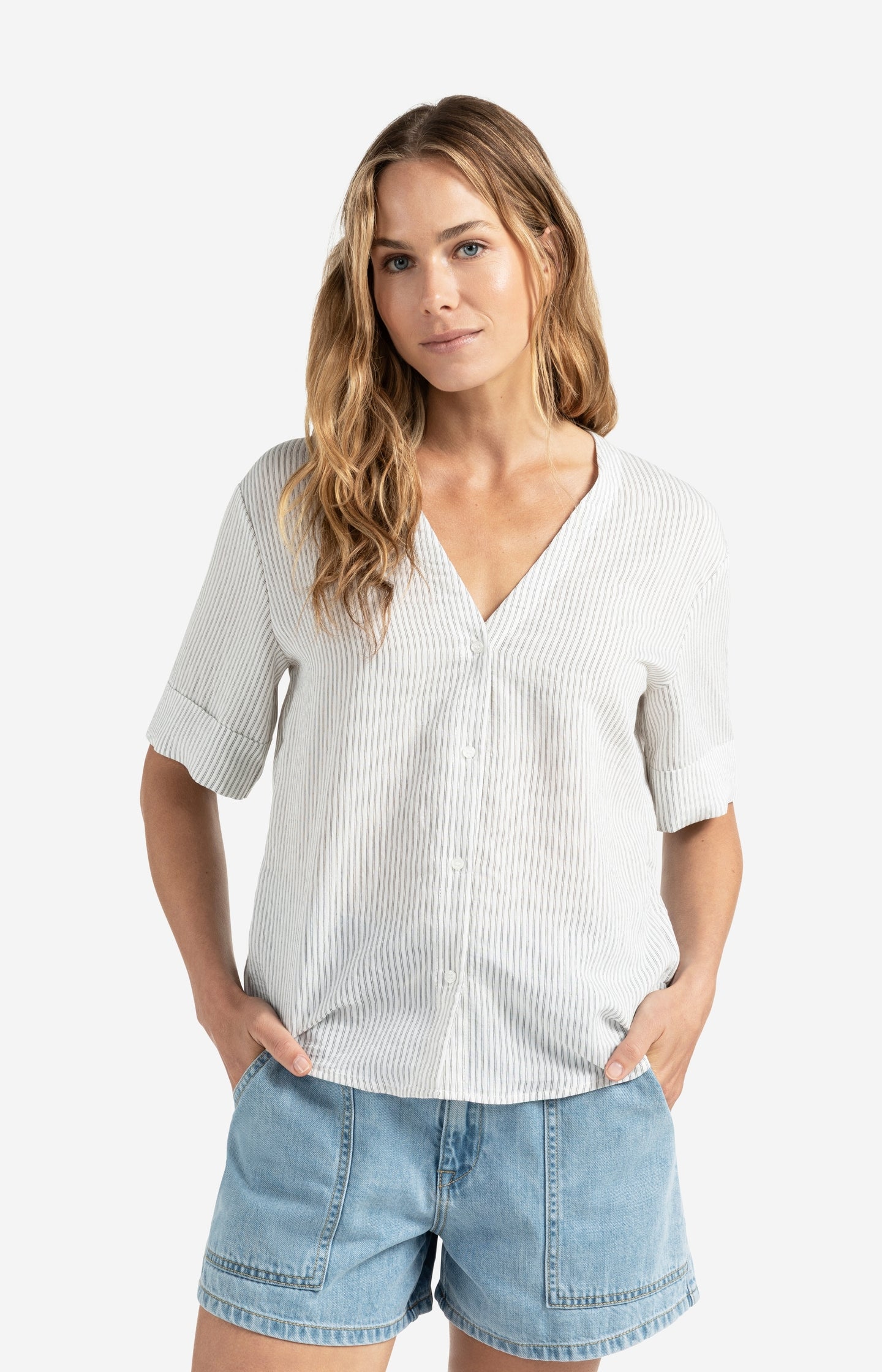 Blouse with V-neck and crossed back