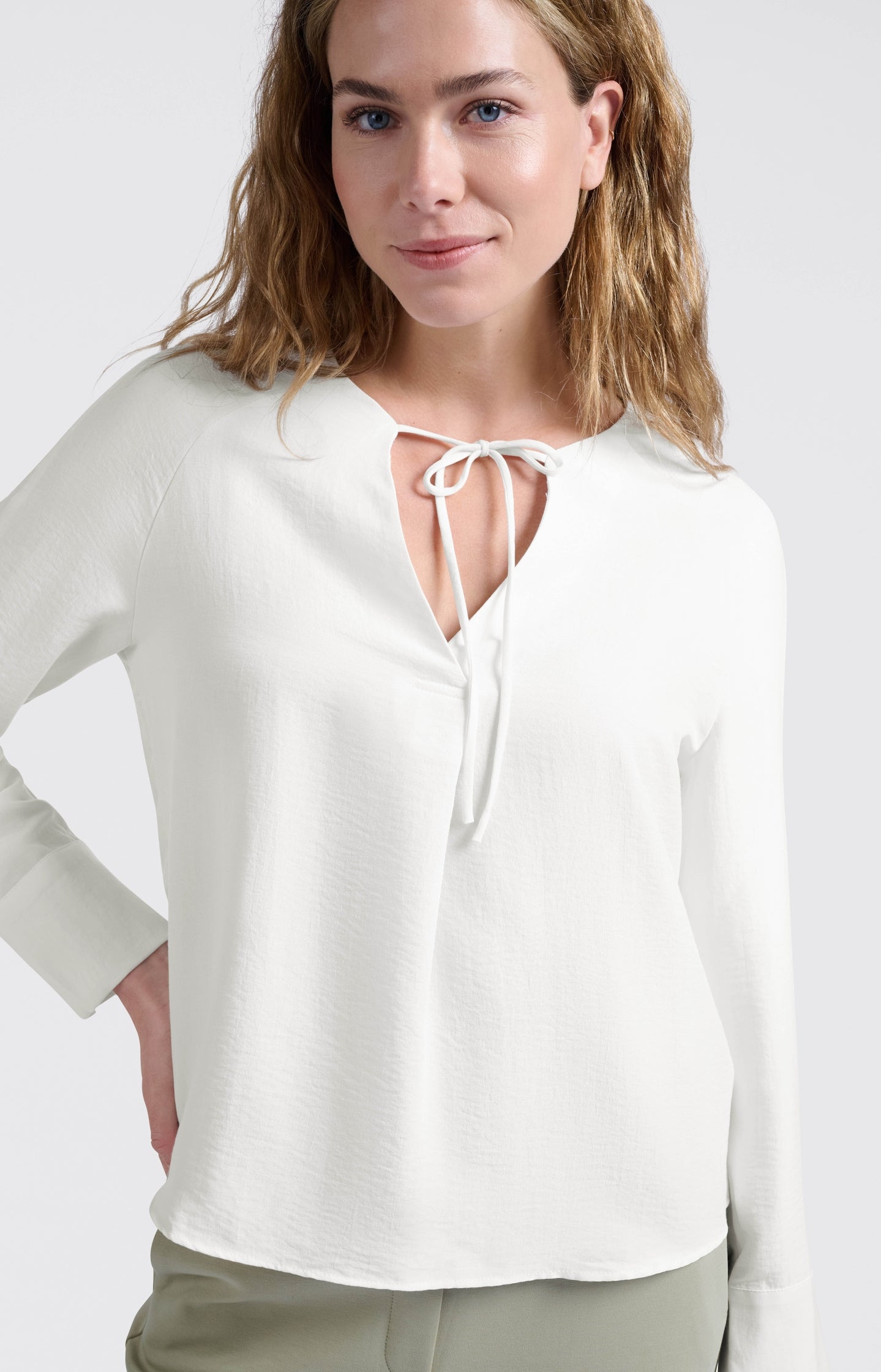 Blouse with V-neck and tie detail