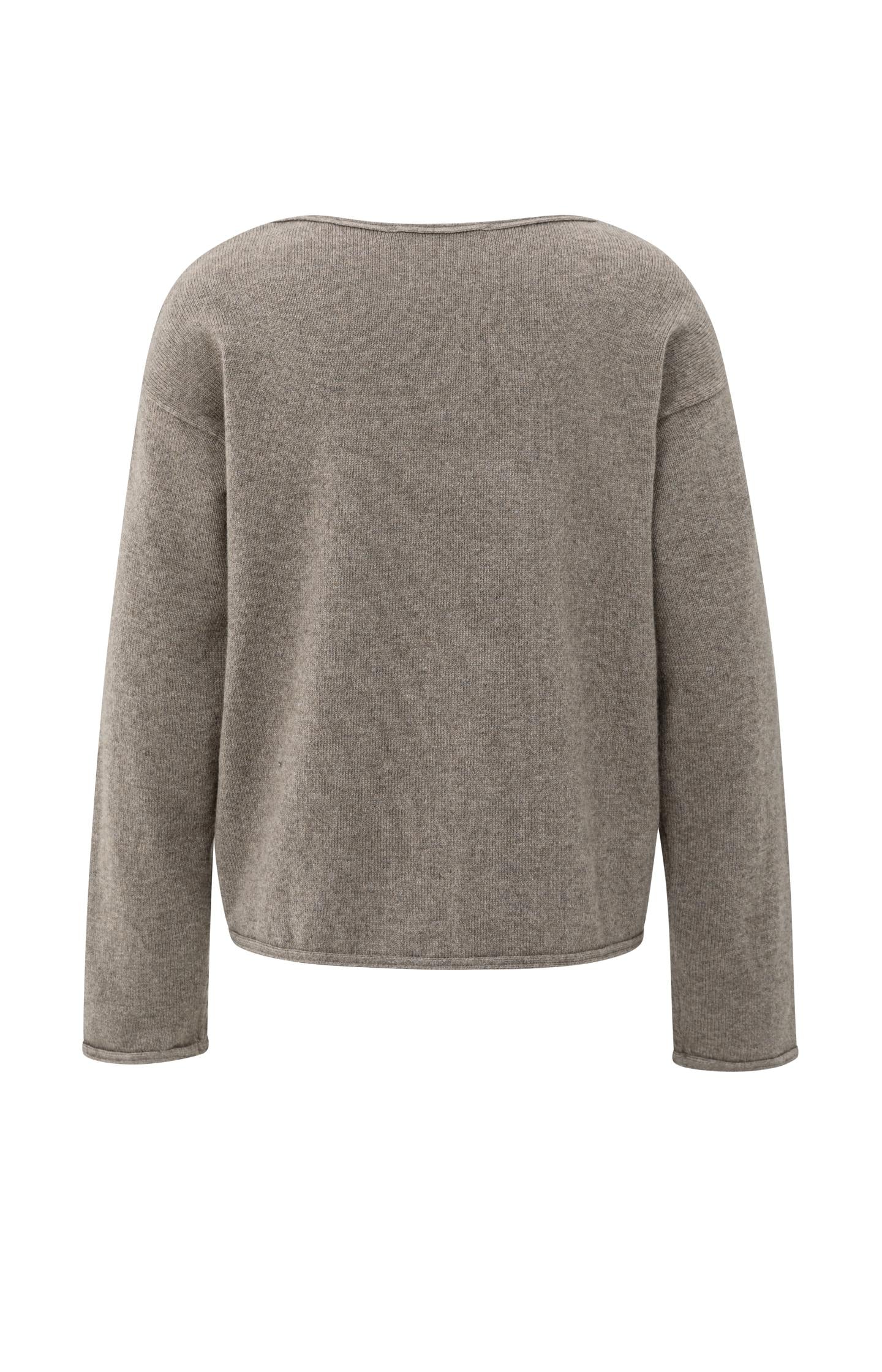 Boat neck sweater with refined decorative seams