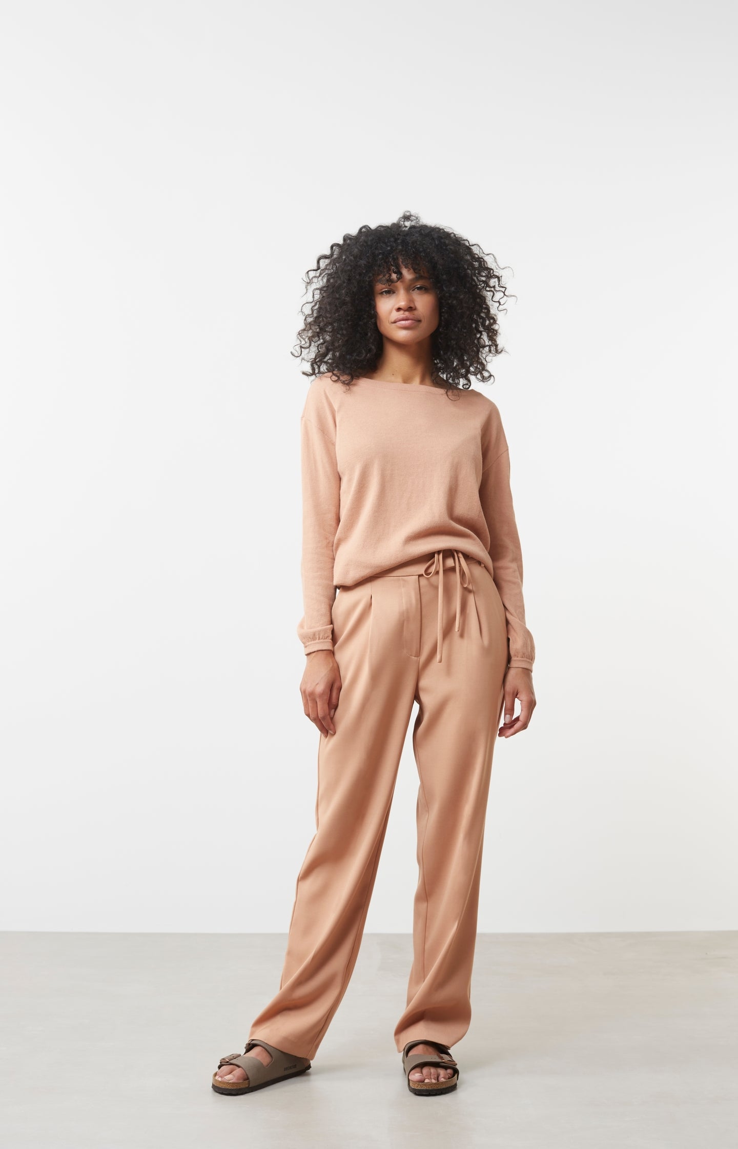 Boatneck sweater with long sleeves and dropped shoulders - Type: lookbook