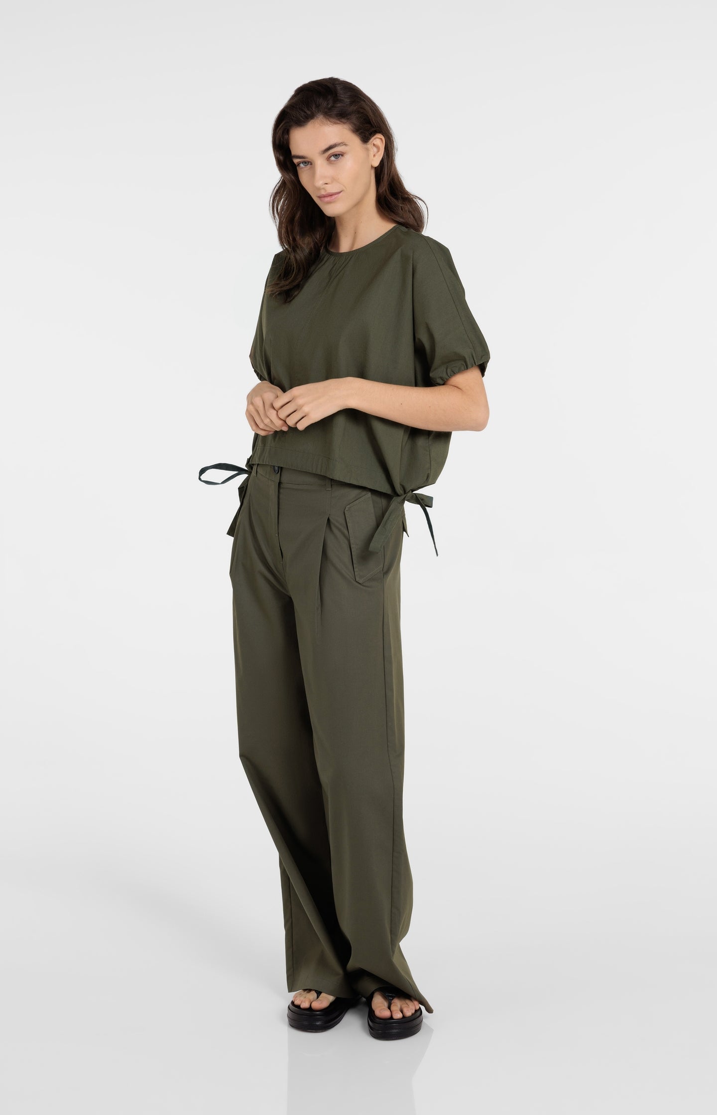 Boxy top with adjustable waist and puff sleeves