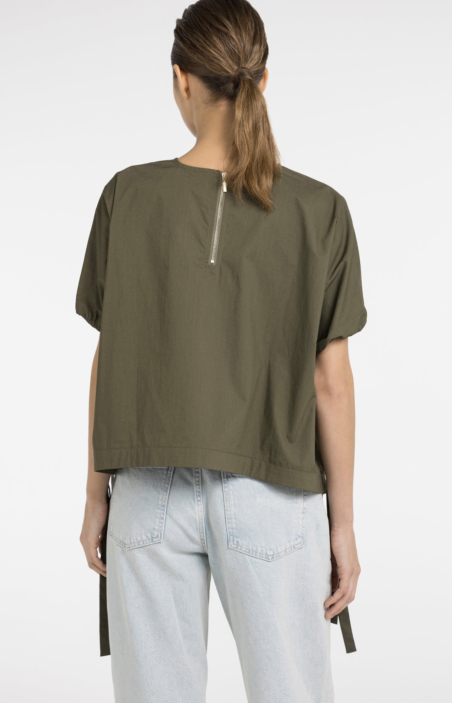 Boxy top with adjustable waist and puff sleeves