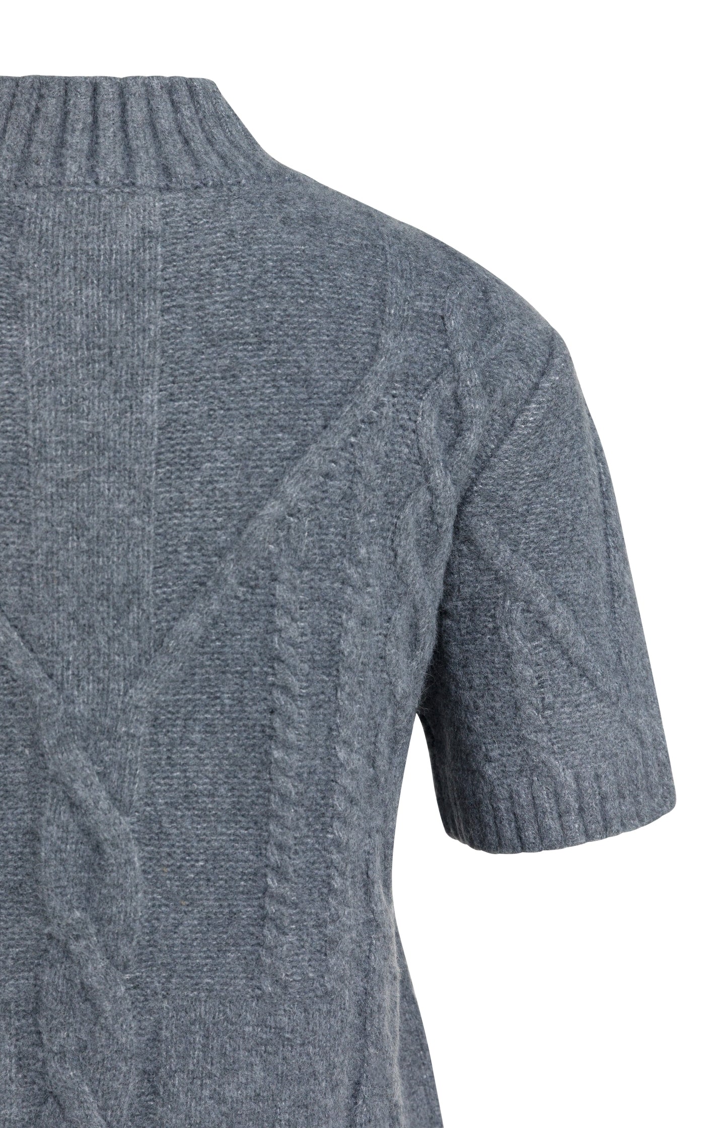 Cable knit sweater with short sleeves