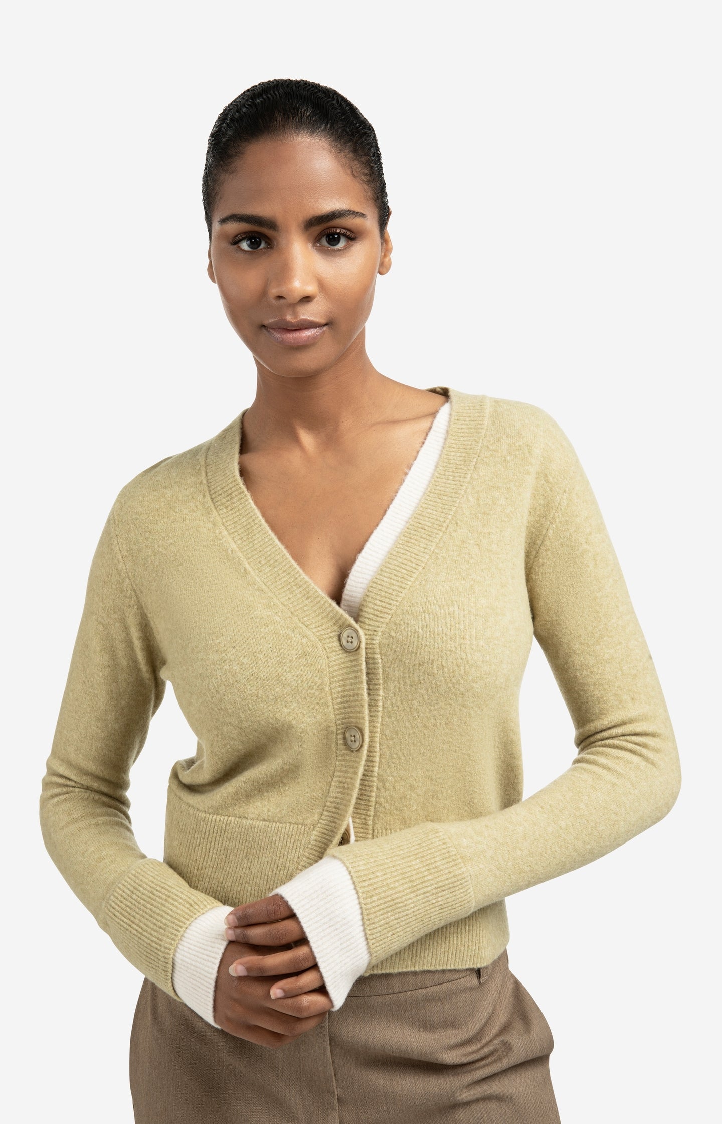 Cardigan with contrast details and V-neck
