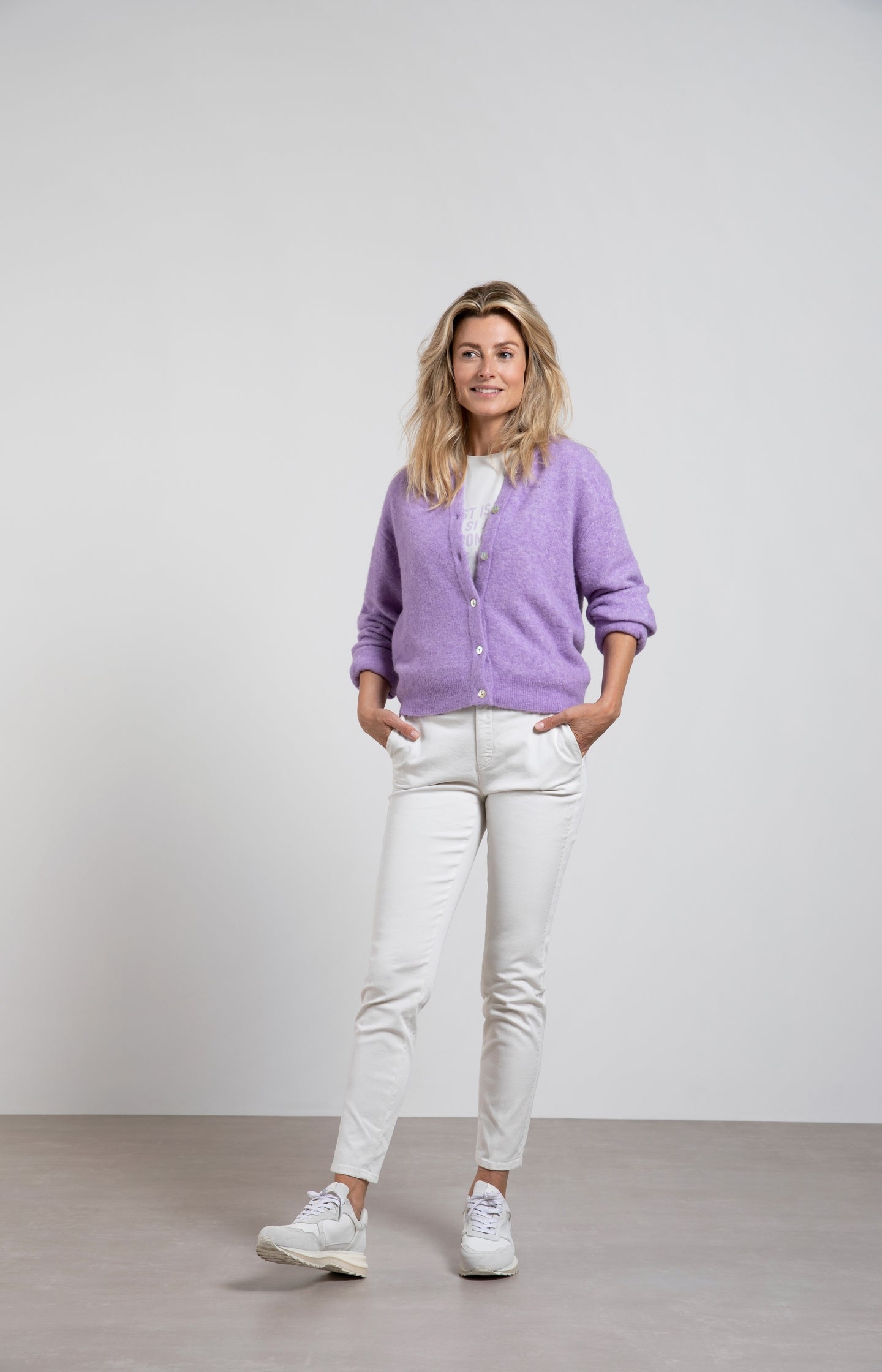 Cardigan with long sleeves, buttons and ribbed trims