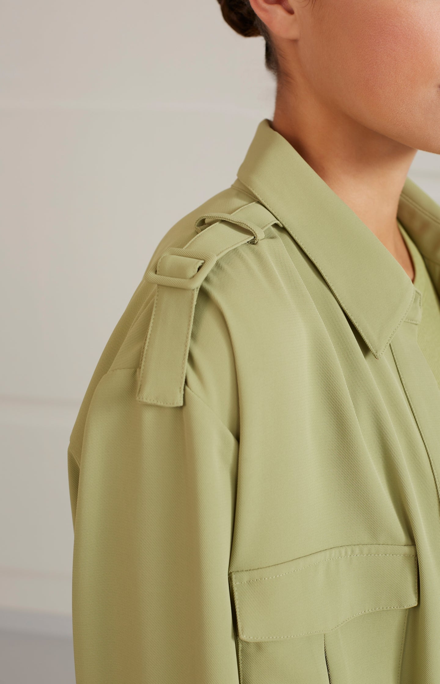 Cargo blouse with collar, long sleeves, buttons and pockets - Sage Green