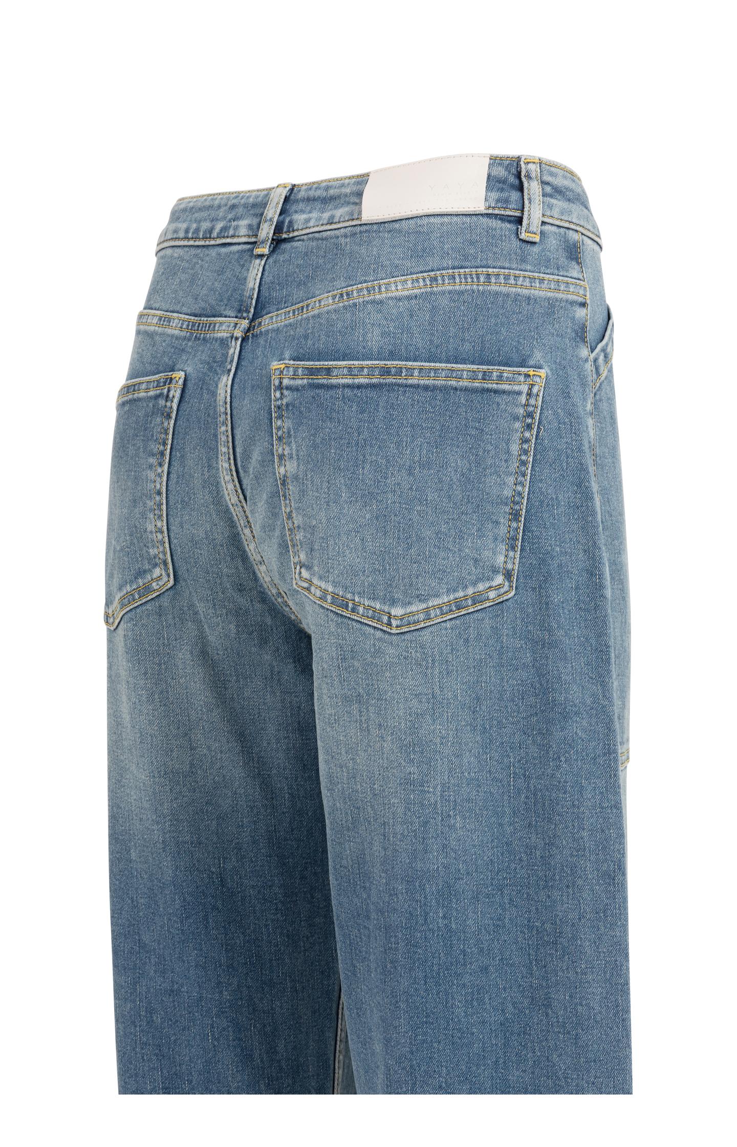Cargo jeans with low crotch and wide legs