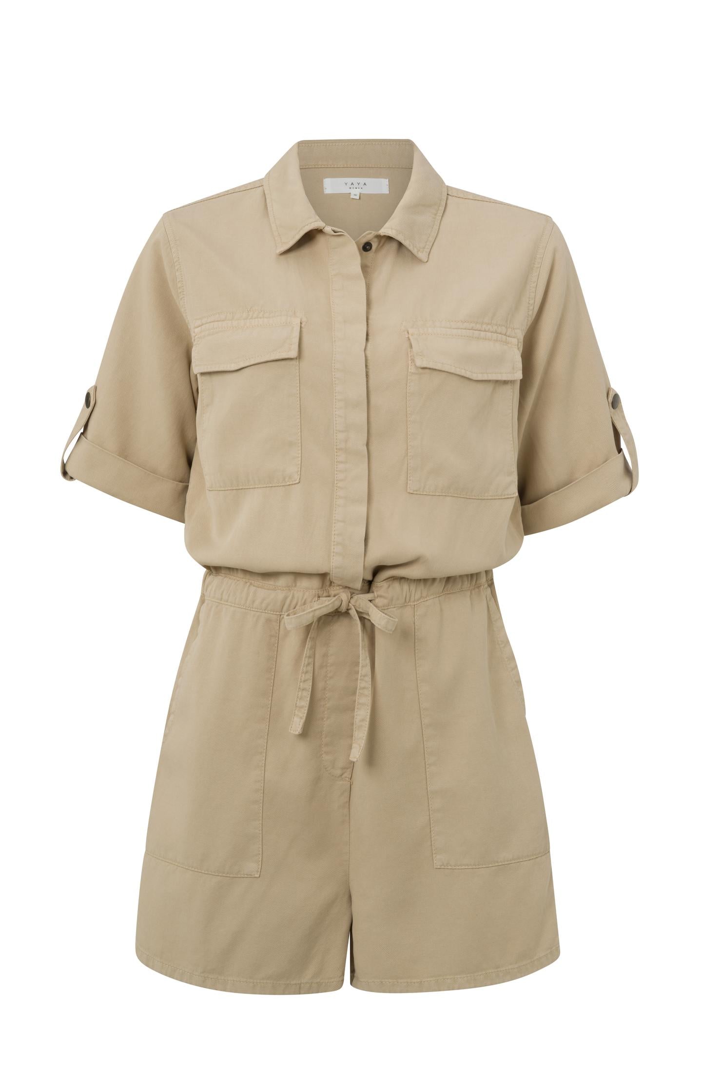 Cargo playsuit with short sleeves, buttons and pockets - Type: product