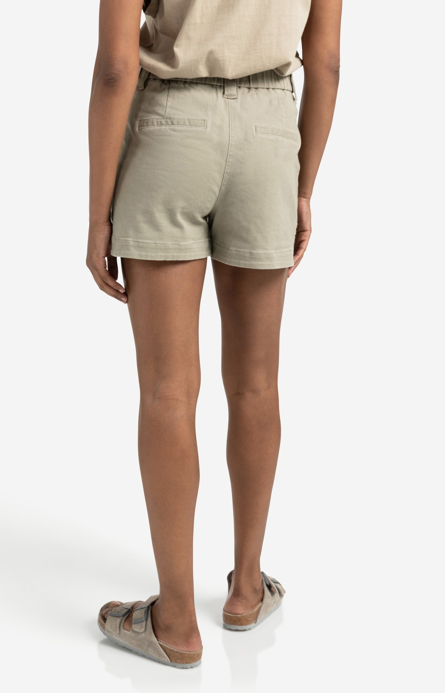 Cargo shorts with patch pockets and elastic waistband