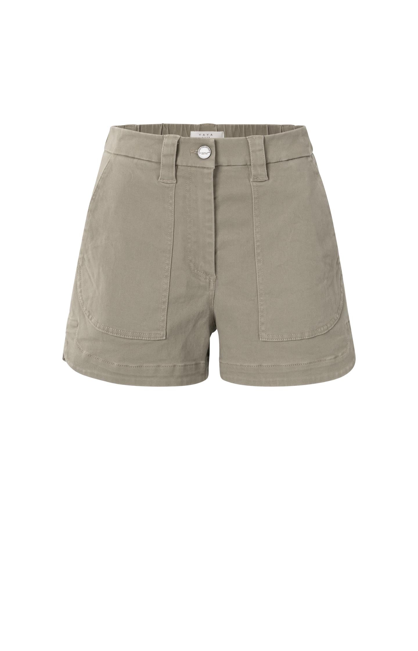 Cargo shorts with patch pockets and elastic waistband - Type: product