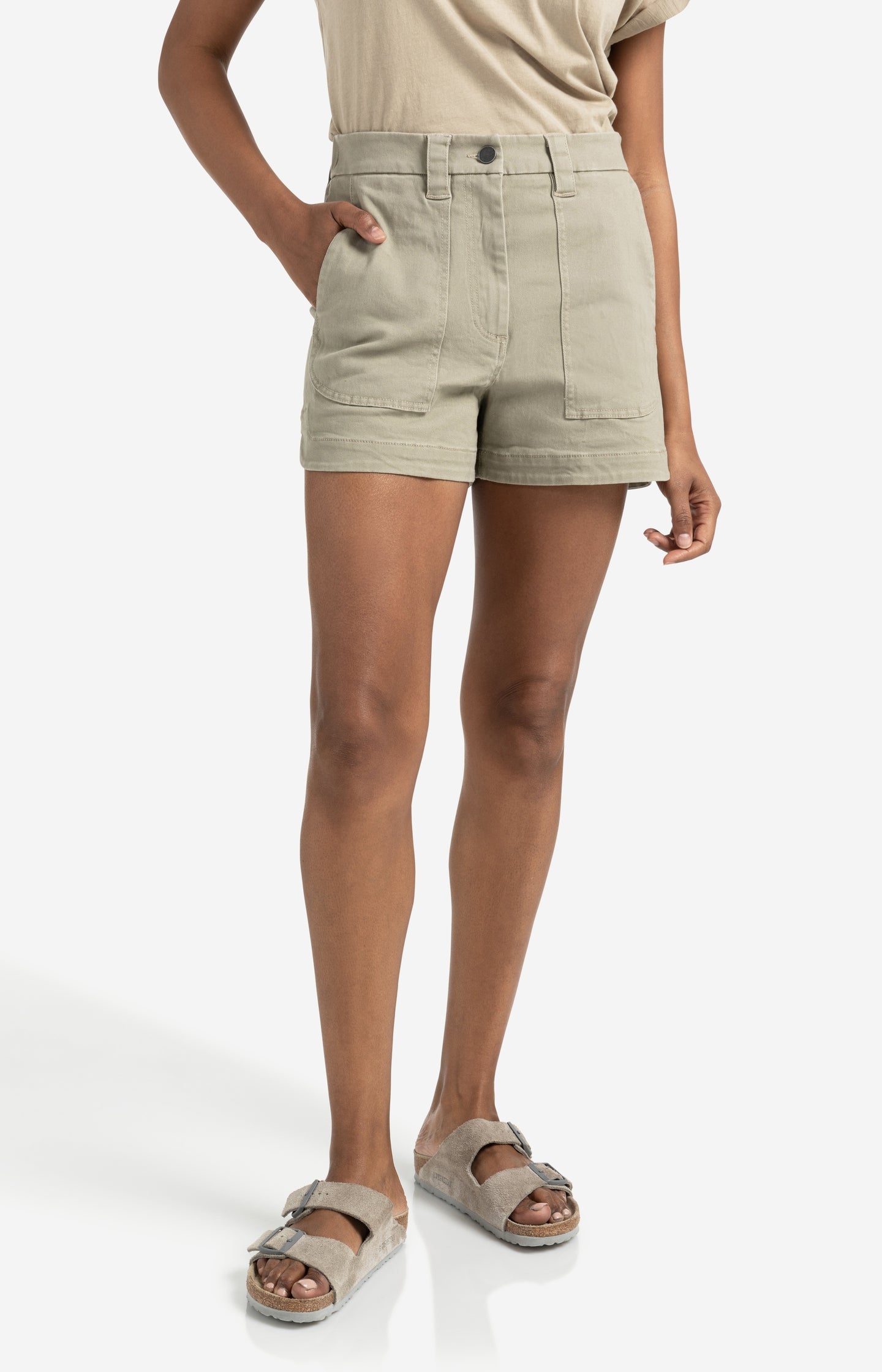 Cargo shorts with patch pockets and elastic waistband