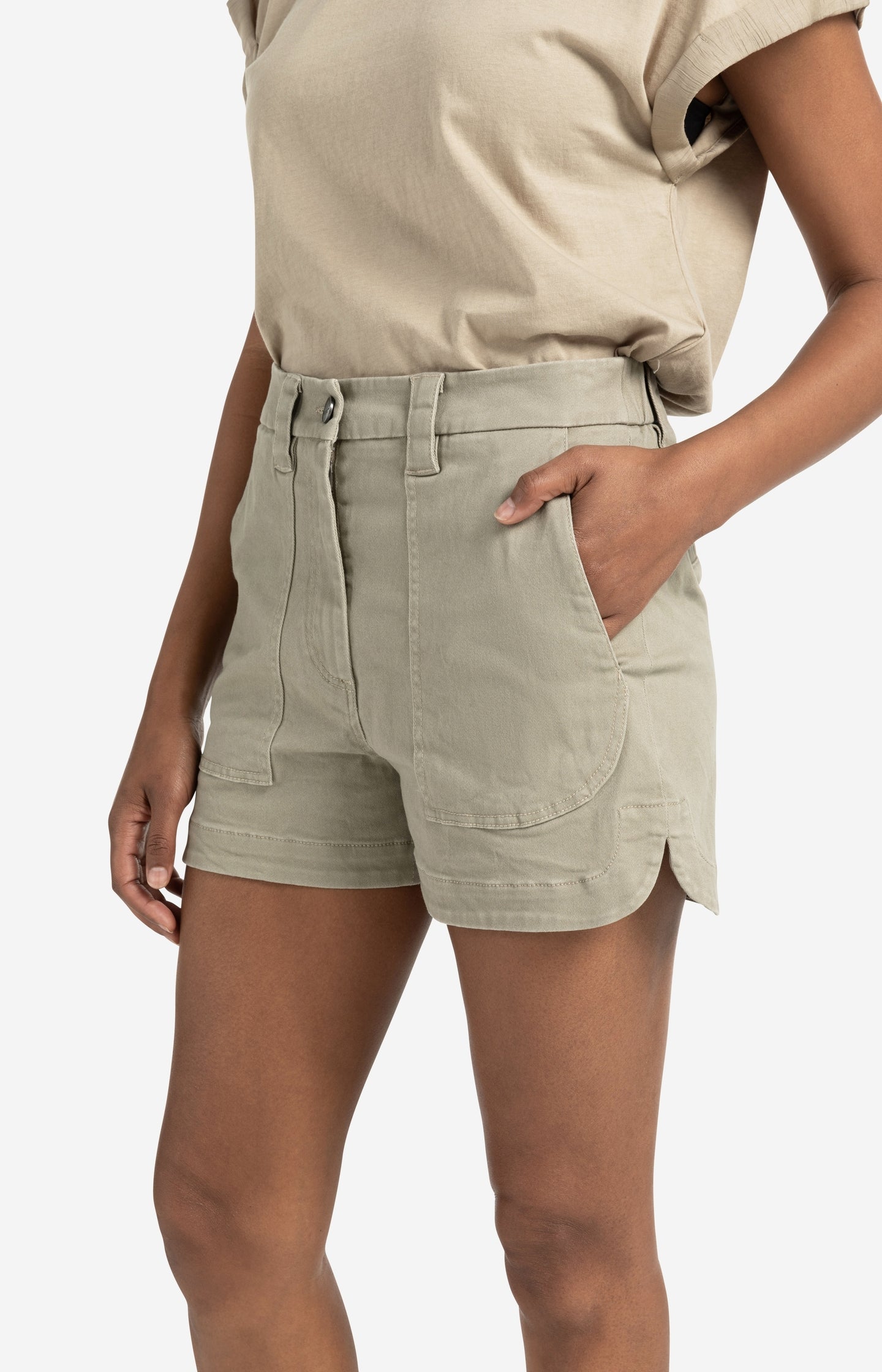 Cargo shorts with patch pockets and elastic waistband