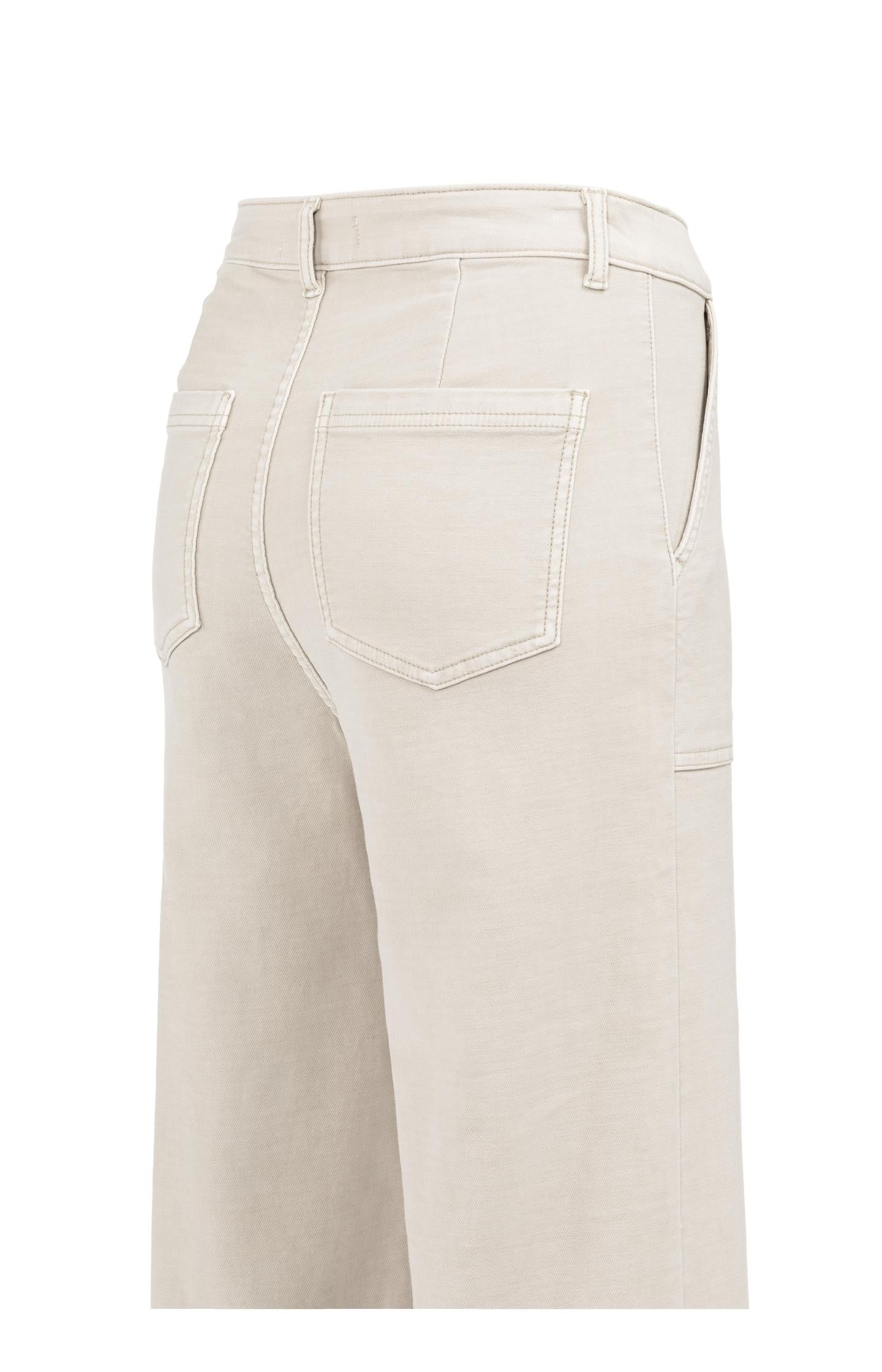 Cargo trousers with straight legs and patch pockets (L32)