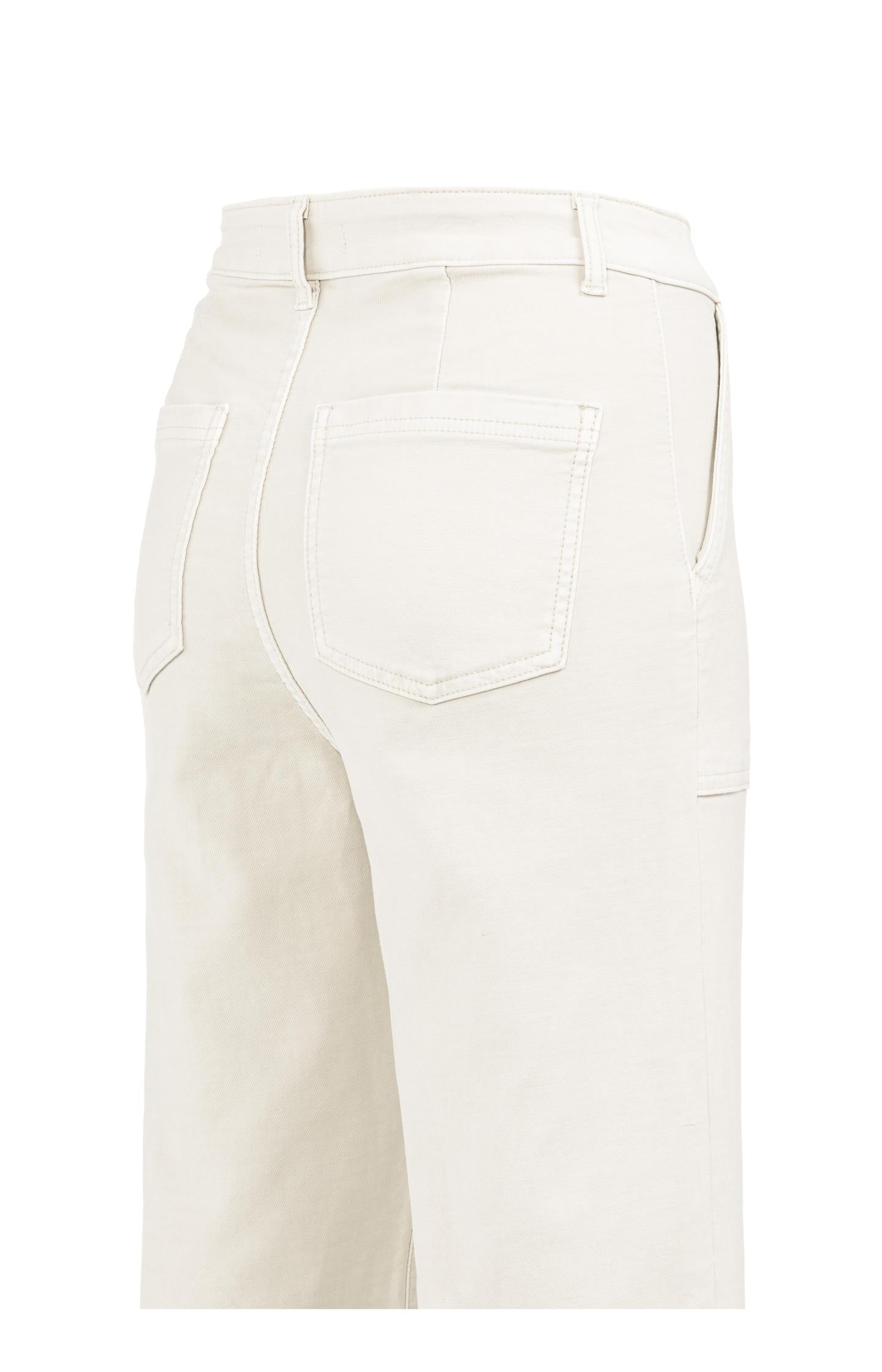 Cargo trousers with straight legs and patch pockets (L32)