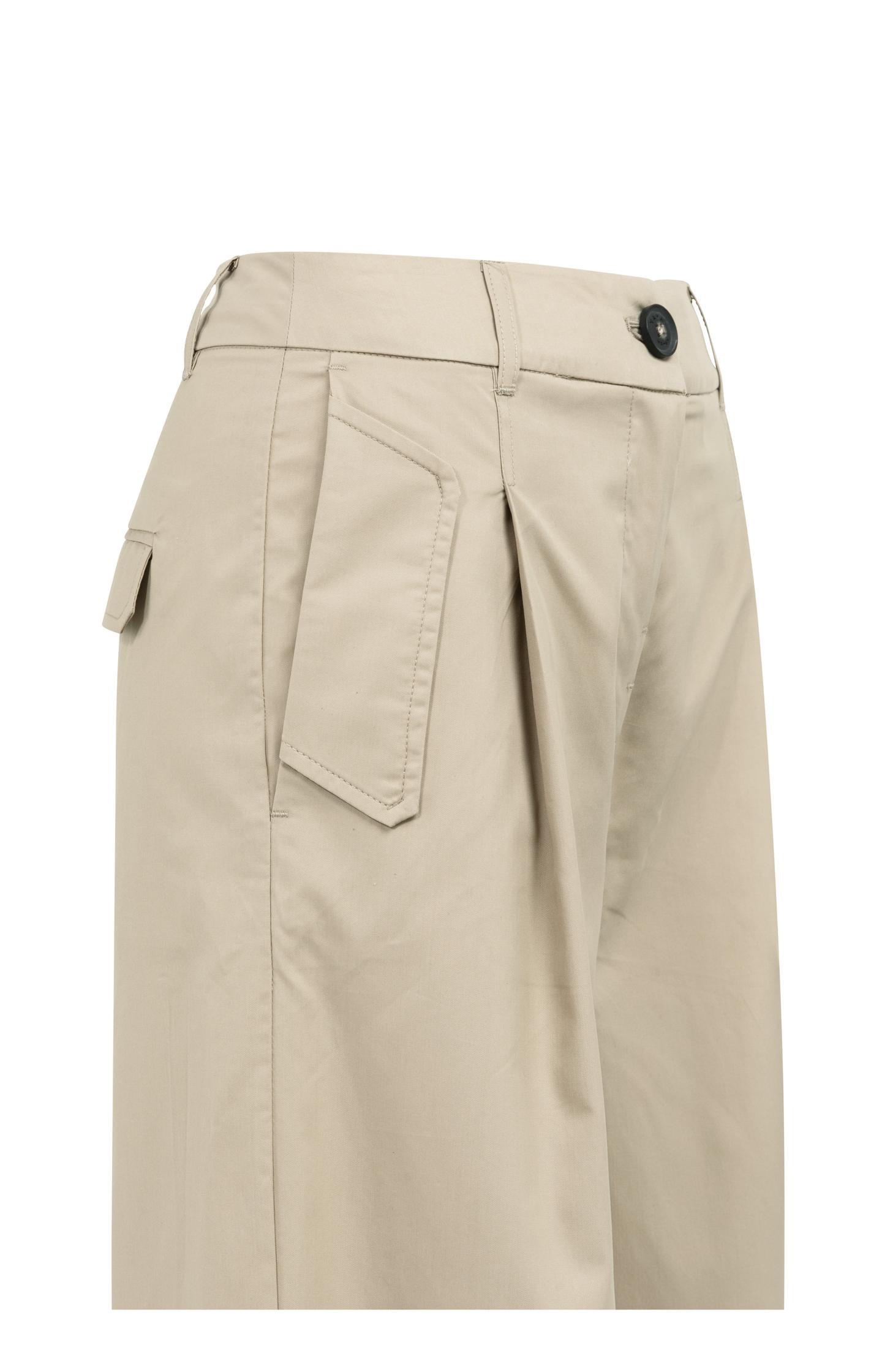 Cargo trousers with wide legs and pleat details - L32