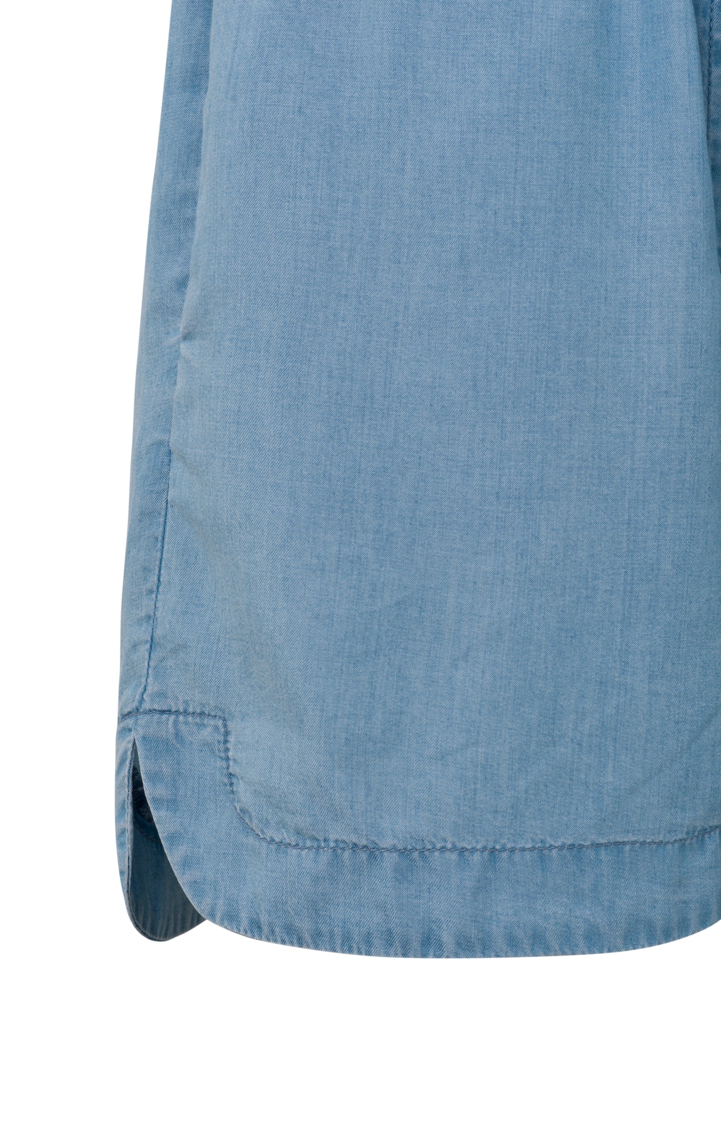 Chambray shorts with elastic waist, pockets and drawstring