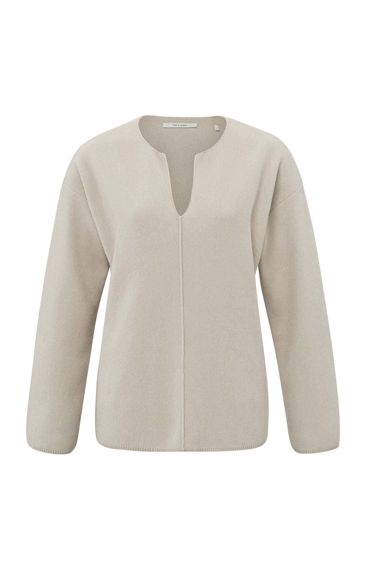 Chenille sweater with long sleeves, V-neck and seam detail - Type: product