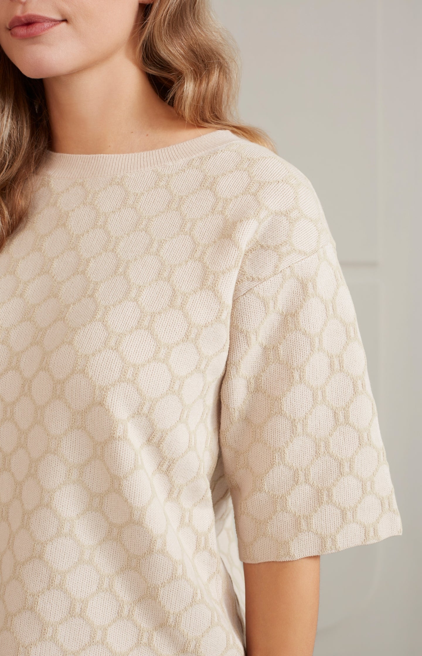 Chenille sweater with round neck and half long sleeves