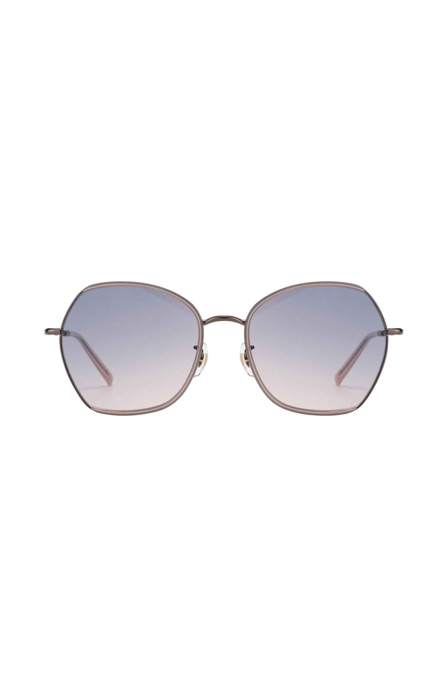 Chloe sunglasses in retro design with colored lens