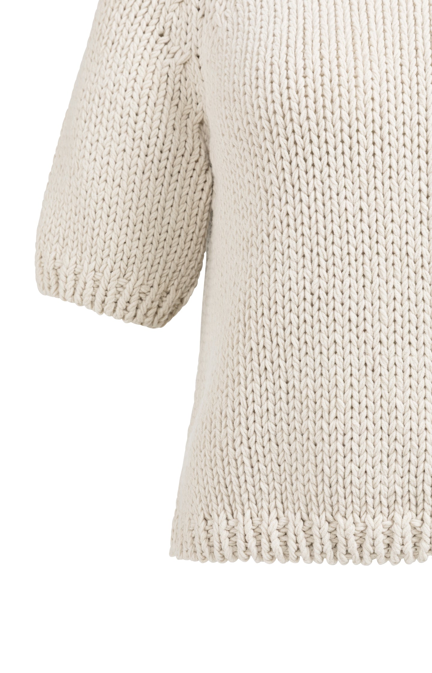 Chunky knit sweater with short sleeves and round neck