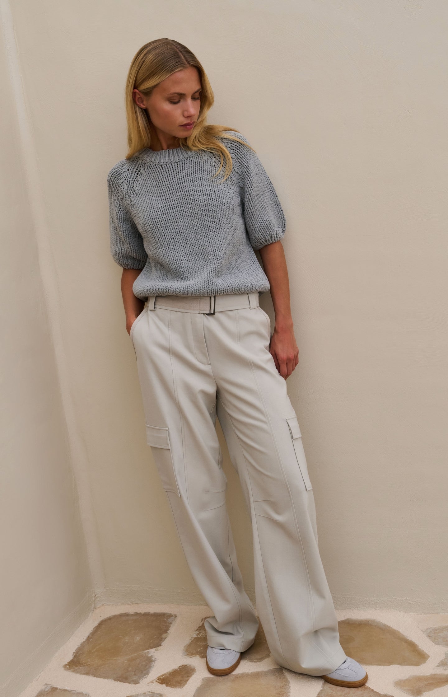 Chunky knit sweater with short sleeves and round neck
