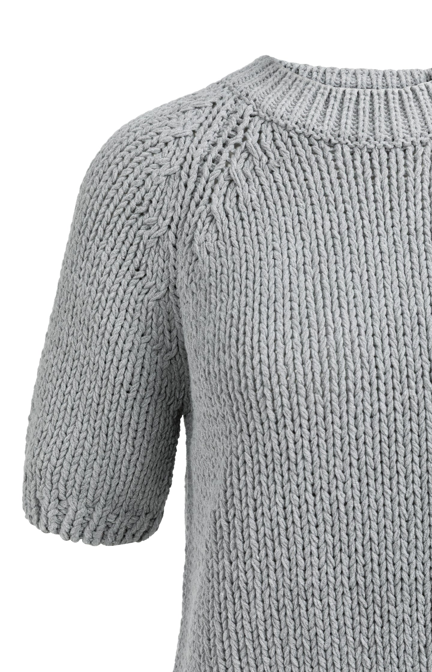 Chunky knit sweater with short sleeves and round neck