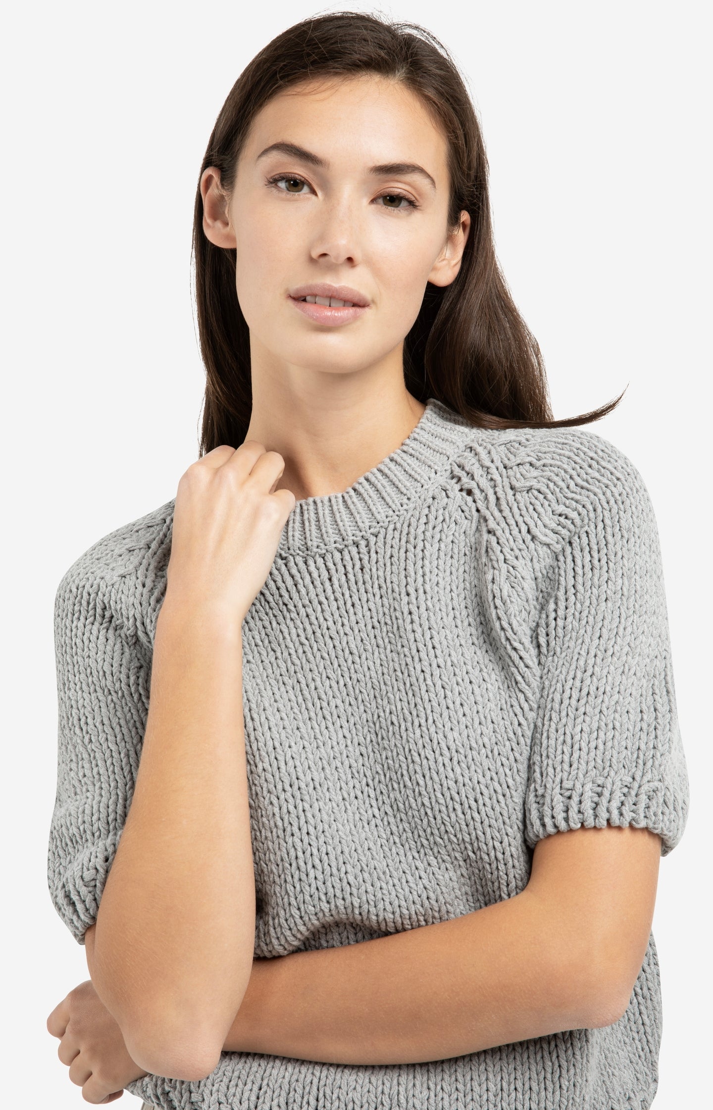 Chunky knit sweater with short sleeves and round neck