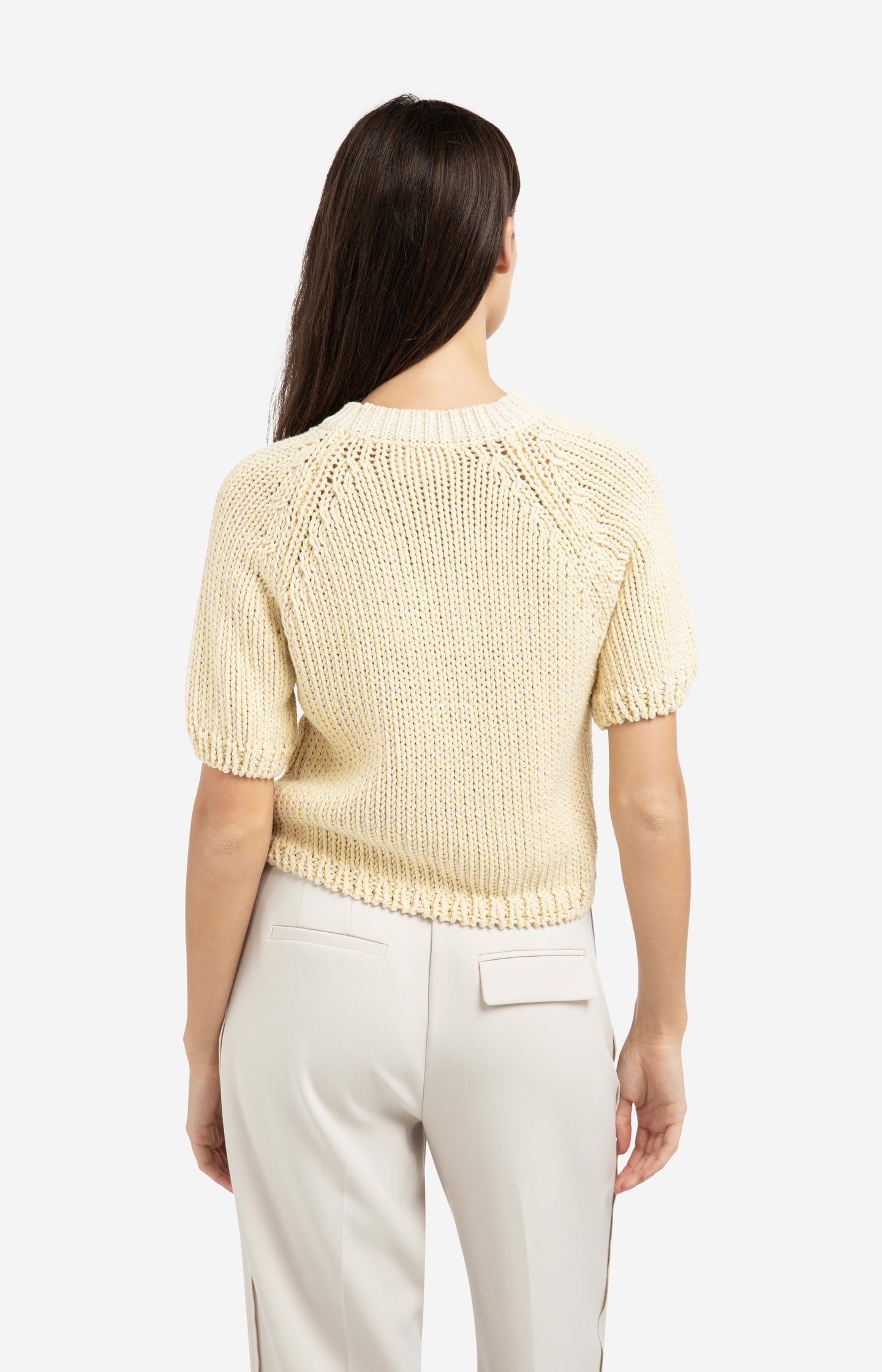 Chunky knit sweater with short sleeves and round neck