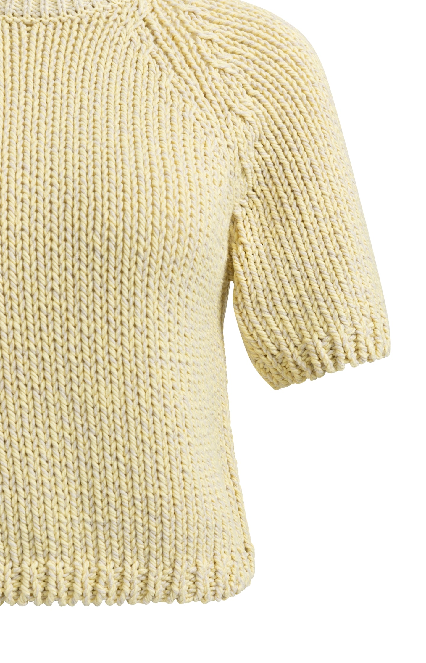 Chunky knit sweater with short sleeves and round neck