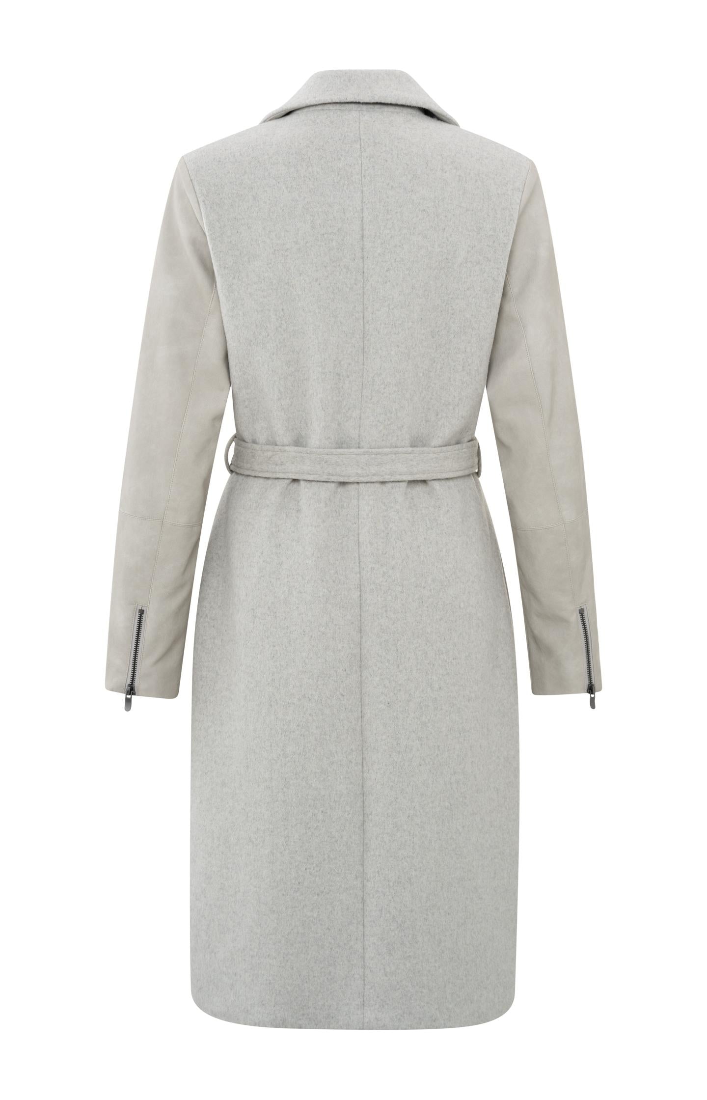 Coat with collar, long sleeves with zipper detail and belt