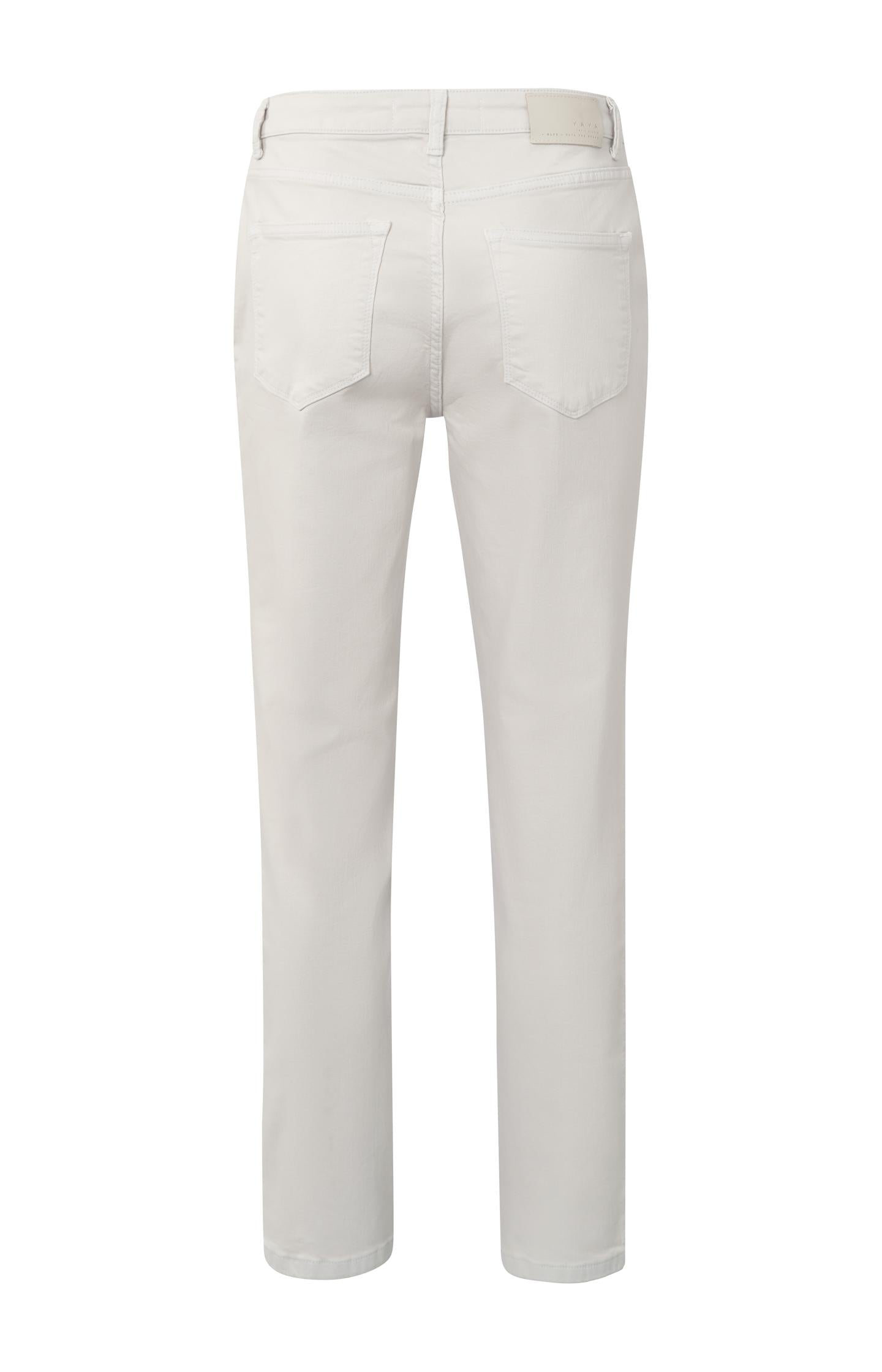 Colored denim in straight fit with pintuck and five pockets